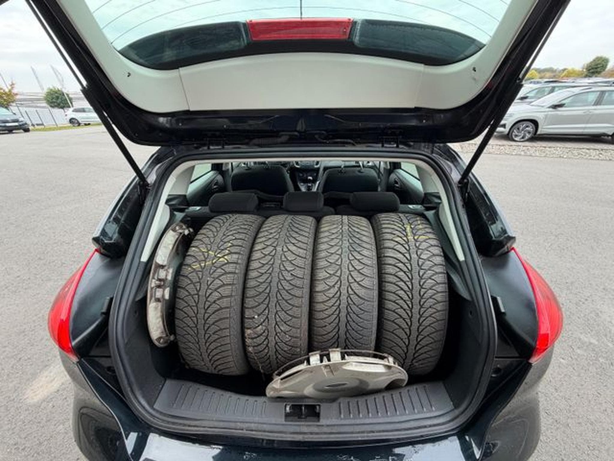 Ford Focus Focus Lim. Trend 5-türig Klima Sitzhz Lenkradhz (2015) - Foto 12