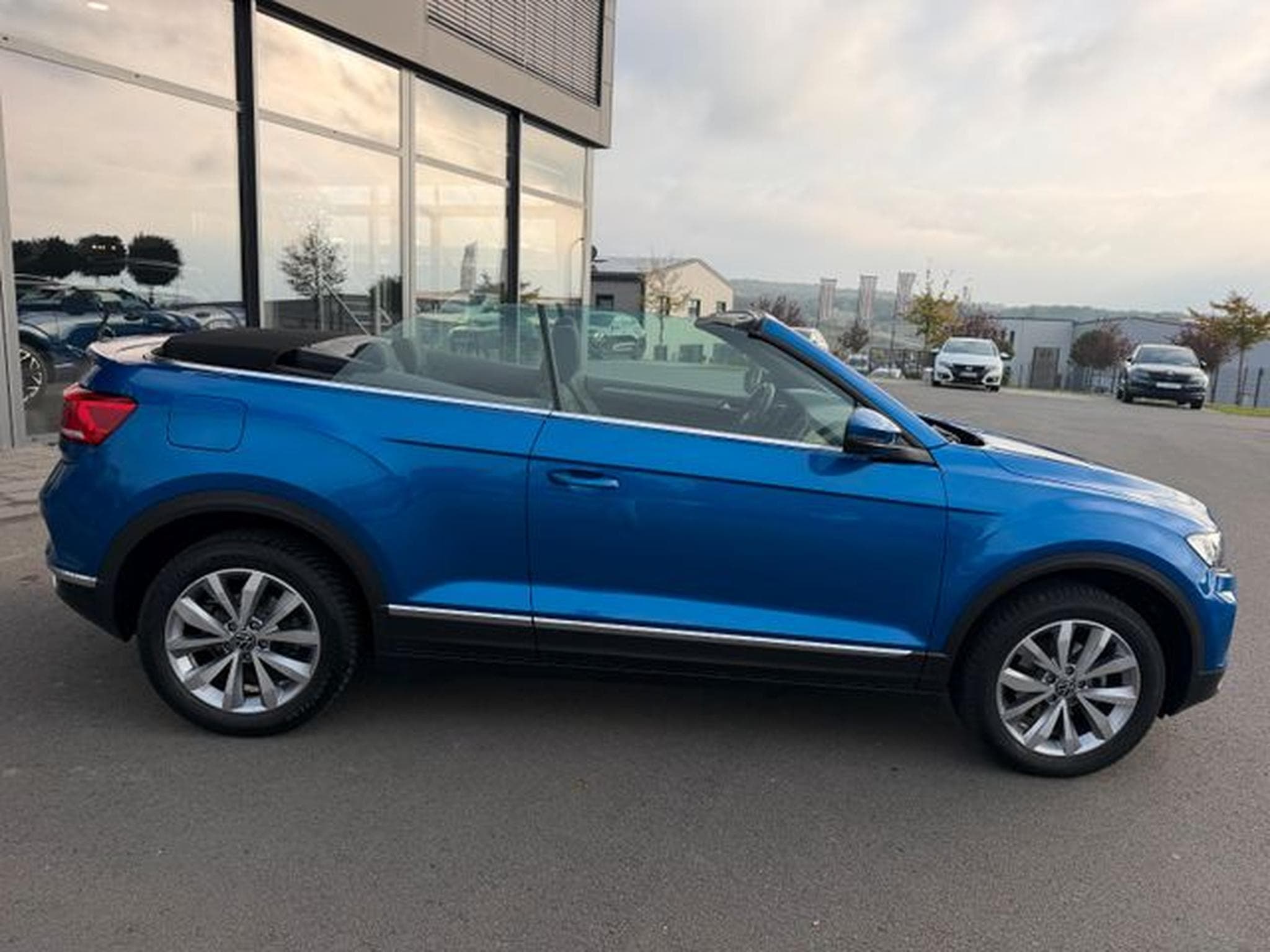 VW T-Roc T-Roc 1,5TSi DSG Cabriolet Style Kamera PDC SHZ (2021) - Foto 5