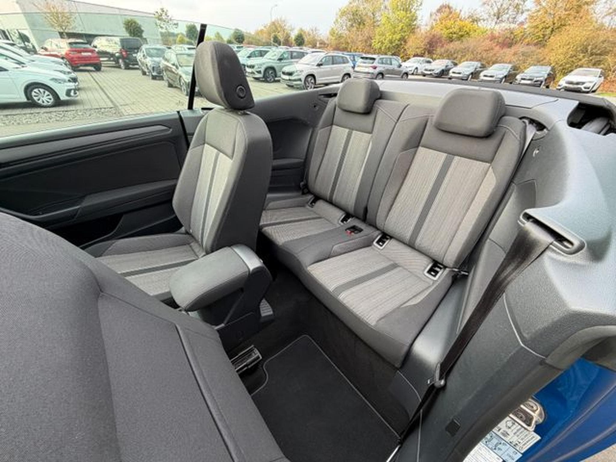 VW T-Roc T-Roc 1,5TSi DSG Cabriolet Style Kamera PDC SHZ (2021) - Foto 14
