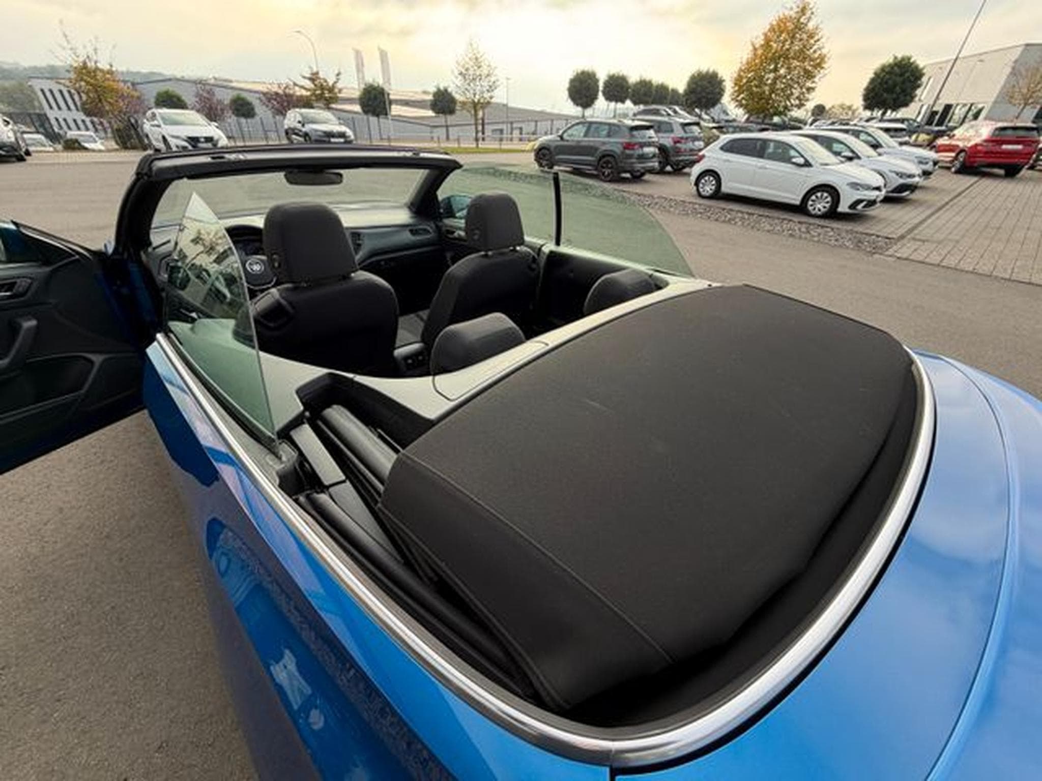 VW T-Roc T-Roc 1,5TSi DSG Cabriolet Style Kamera PDC SHZ (2021) - Foto 15