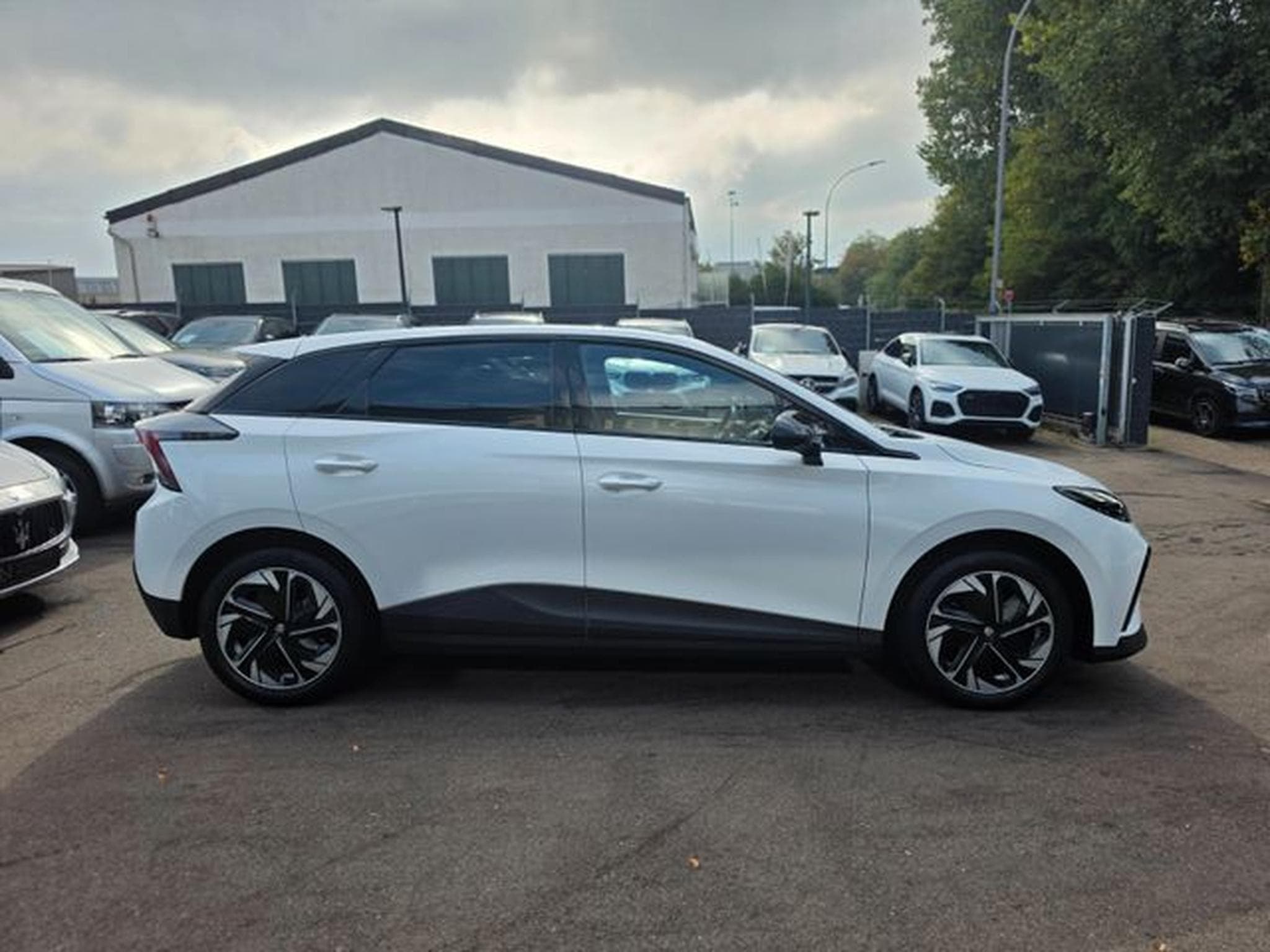 MG MG4 MG4 LUXURY*LED*KAMERA*AHK*150 KW*WÄRMEPUMPE* (2023) - Foto 14