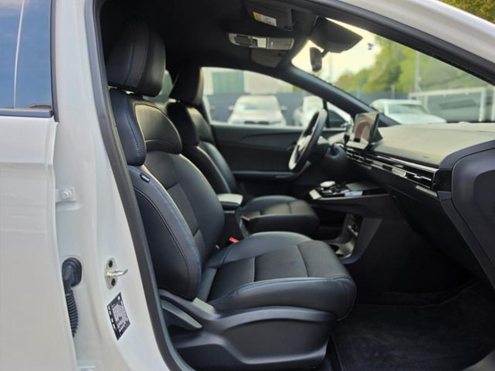 MG MG4 MG4 LUXURY*LED*KAMERA*AHK*150 KW*WÄRMEPUMPE* (2023) - Foto 15