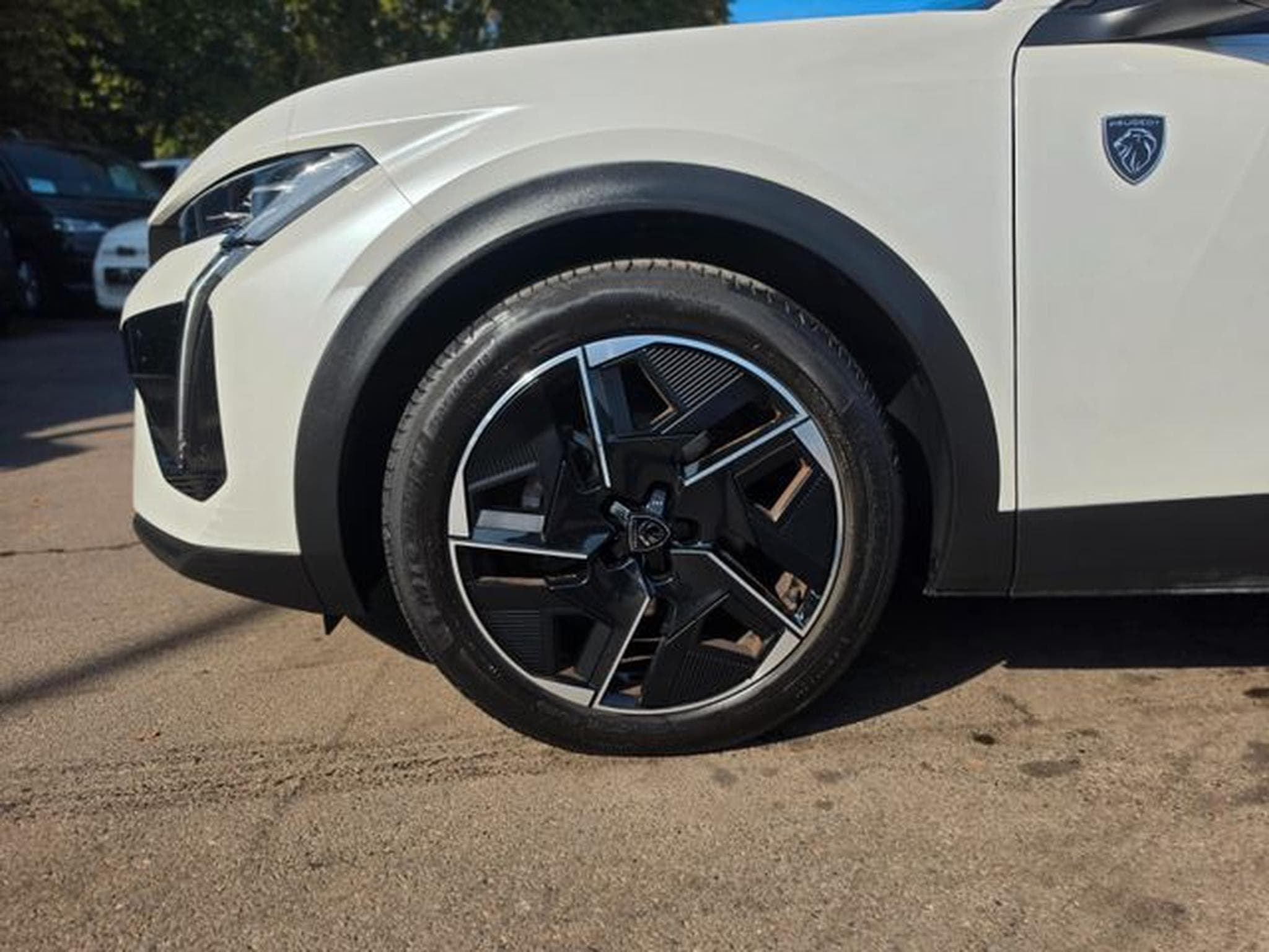 Peugeot 408 408 GT *FOCAL*MASSAGE*KAMERA*VOLL LED* (2023) - Foto 11