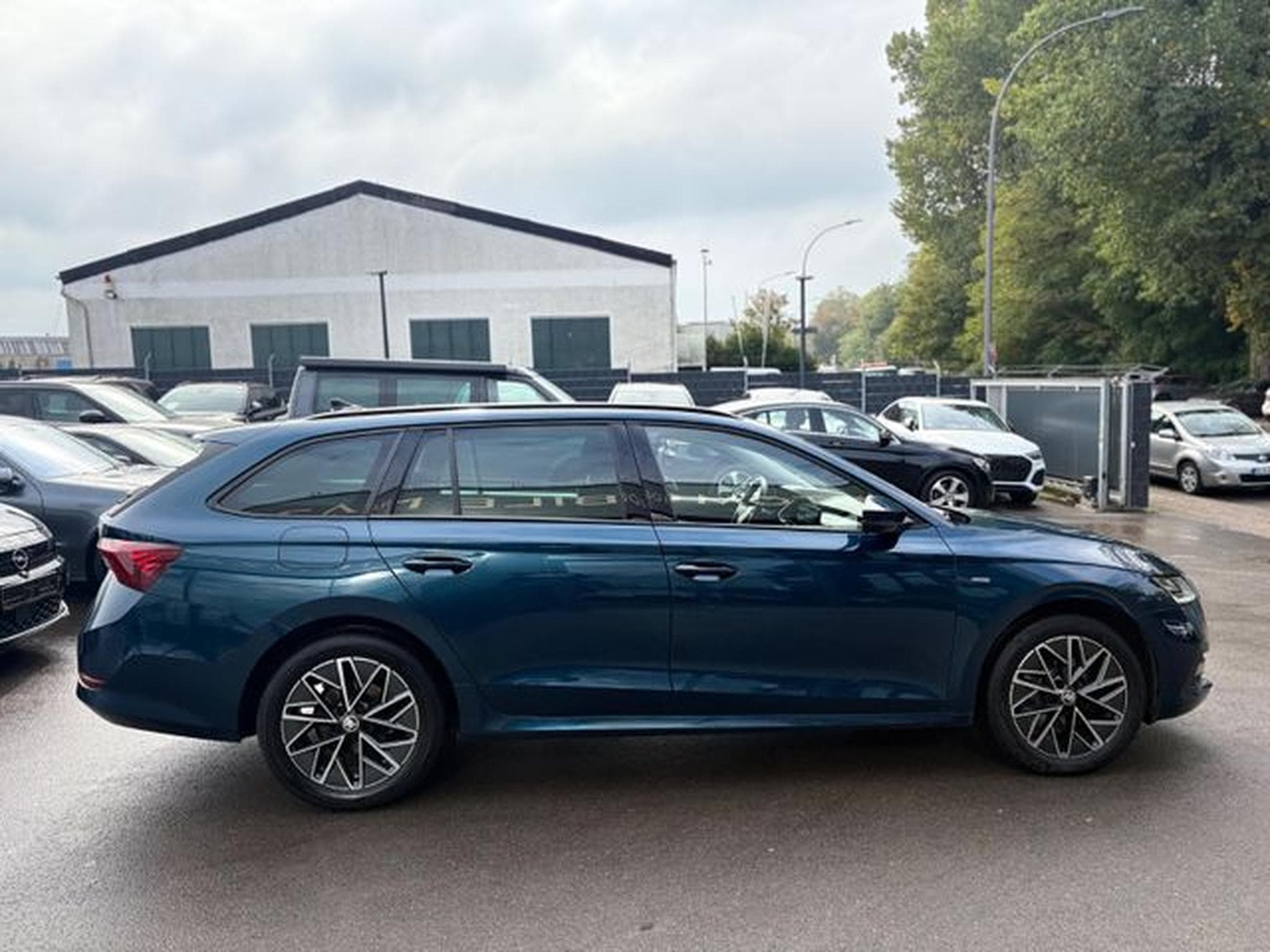 Skoda Octavia OCTAVIA CLEVER 4x4 *NAVI*KAMERA*LED*VIRTUAL*AHK* (2022) - Foto 11