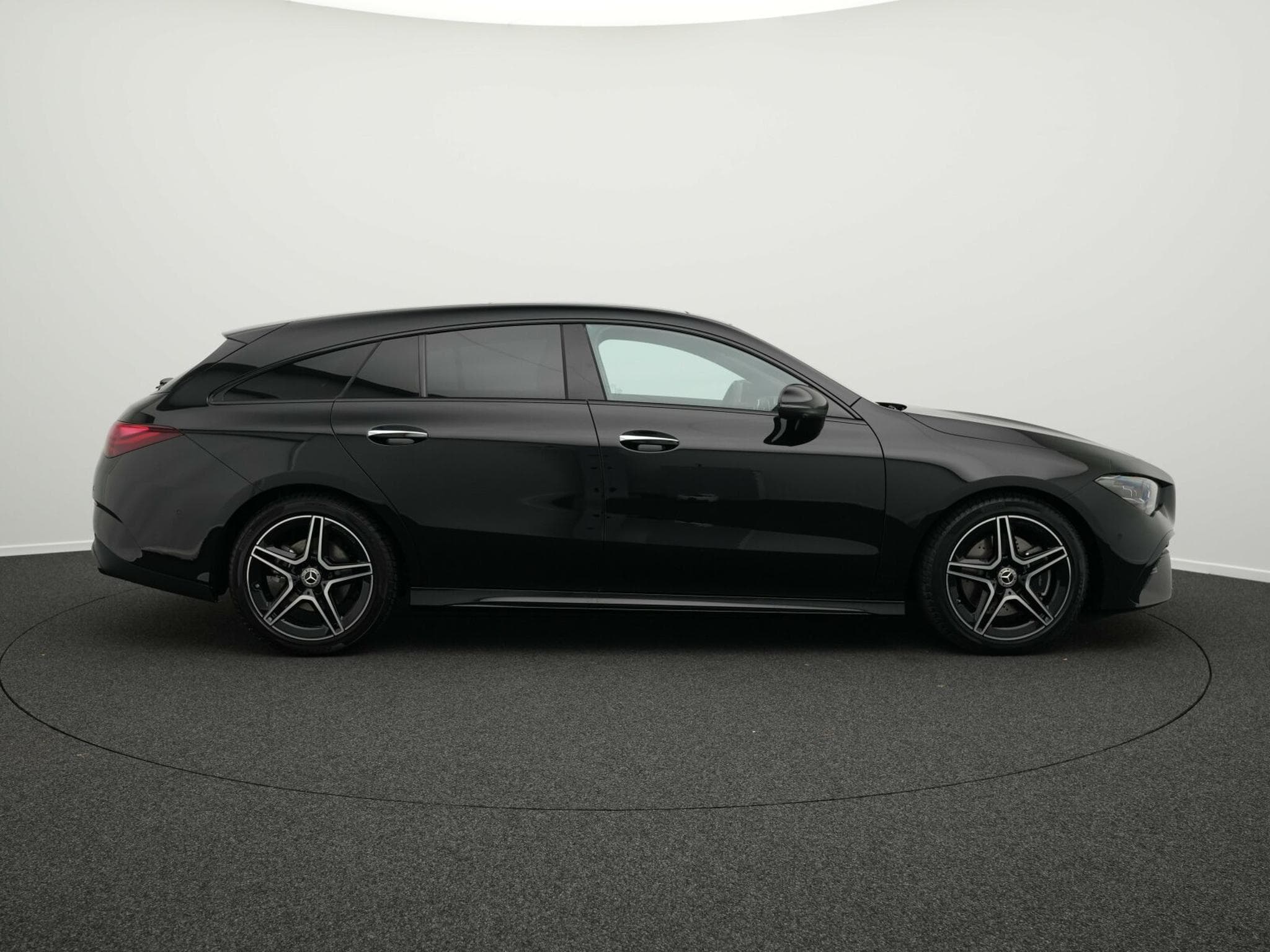 Mercedes CLA 200 CLA 200 d Shooting Brake AMG-Line Premium Plus (2025) - Foto 5
