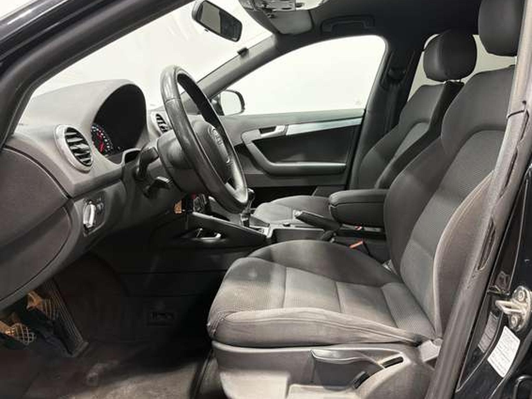 Audi A3 1.8 TFSI Ambition *Klima *Navi *MMI (2011) - Photo 8