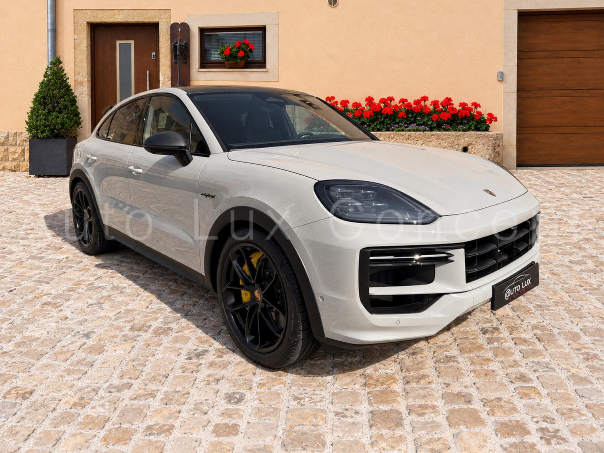Porsche Cayenne Turbo E-Hybrid Coupé avec Pack GT (2026) - Photo 3