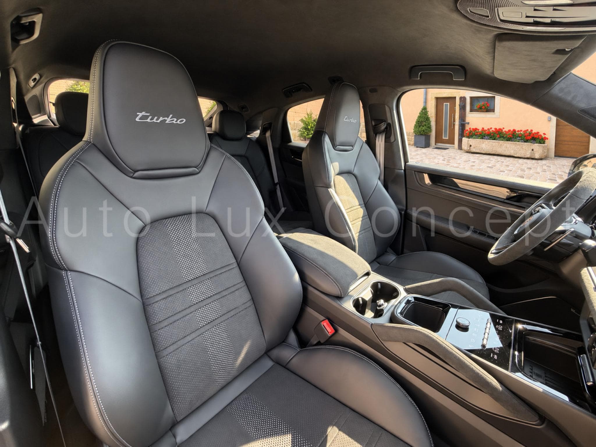 Porsche Cayenne Turbo E-Hybrid Coupé avec Pack GT (2026) - Photo 7