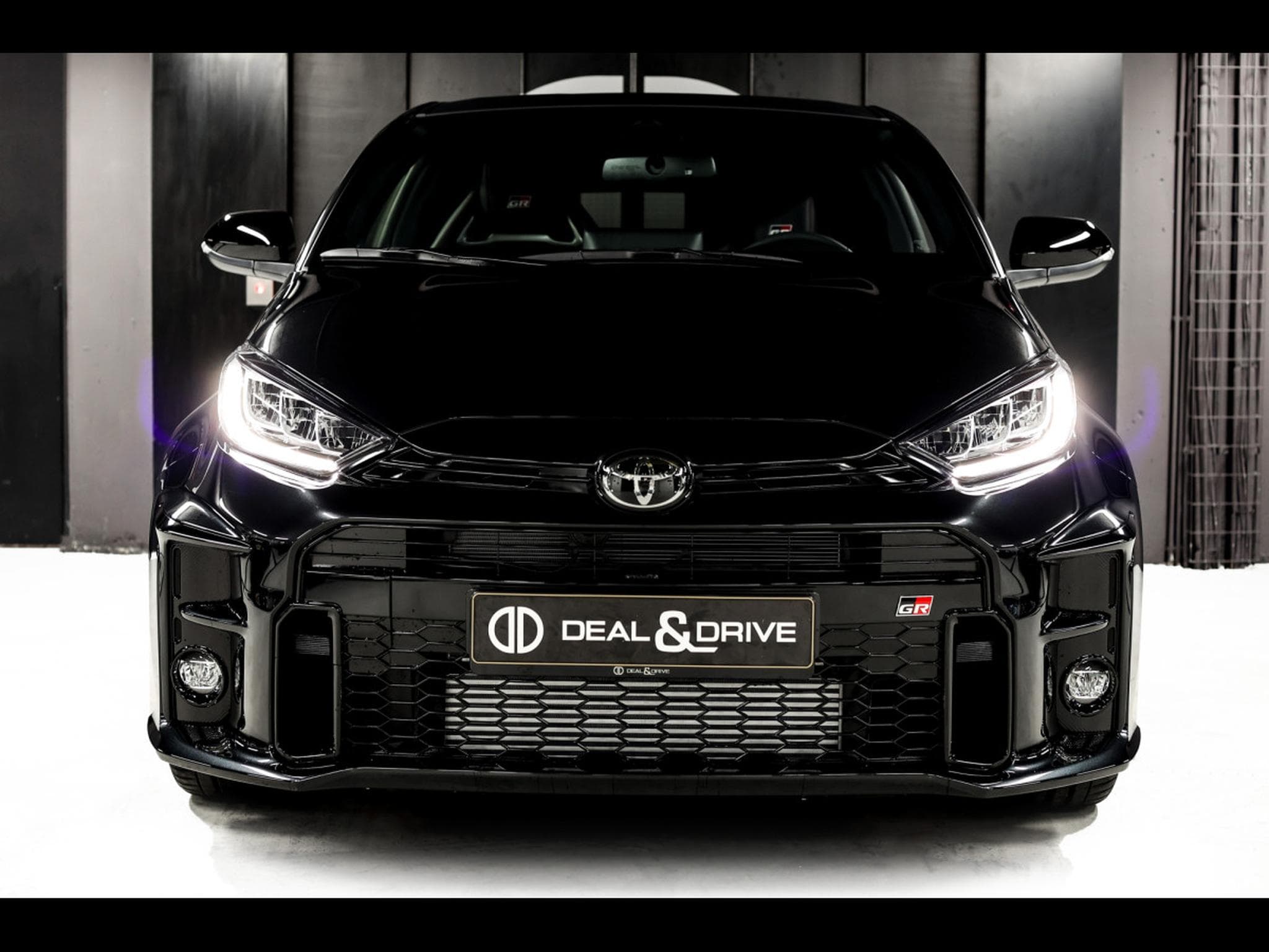 Toyota Yaris GR 1.6L TURBO HIGH PERFORMANCE - PRECIOUS BLACK (2024) - Photo 5