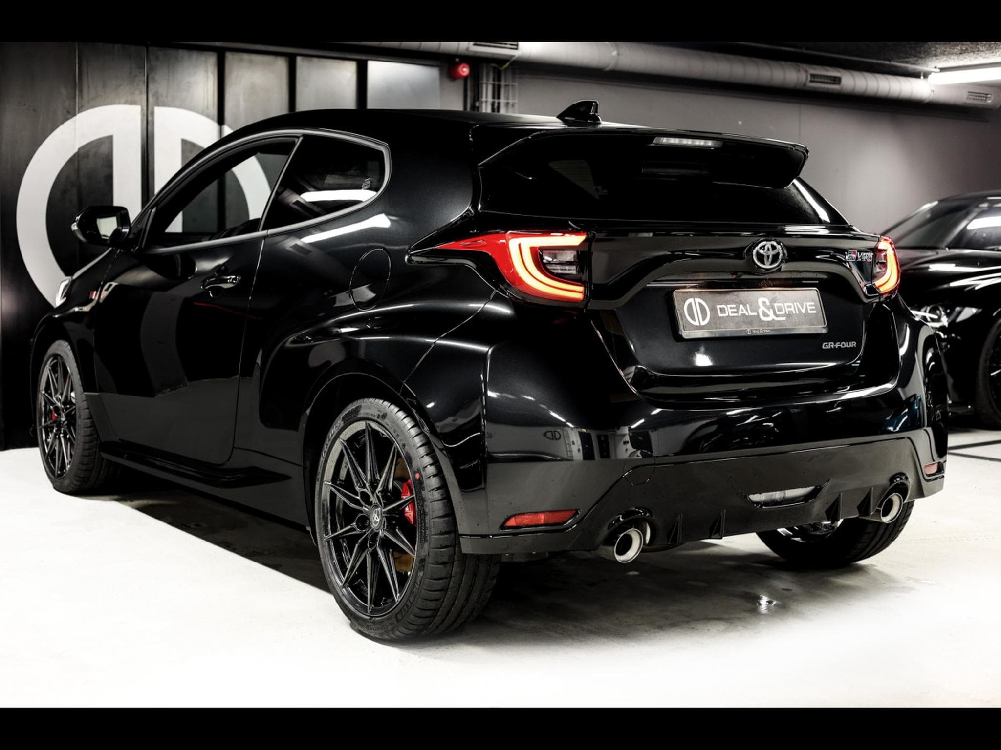 Toyota Yaris GR 1.6L TURBO HIGH PERFORMANCE - PRECIOUS BLACK (2024) - Photo 3