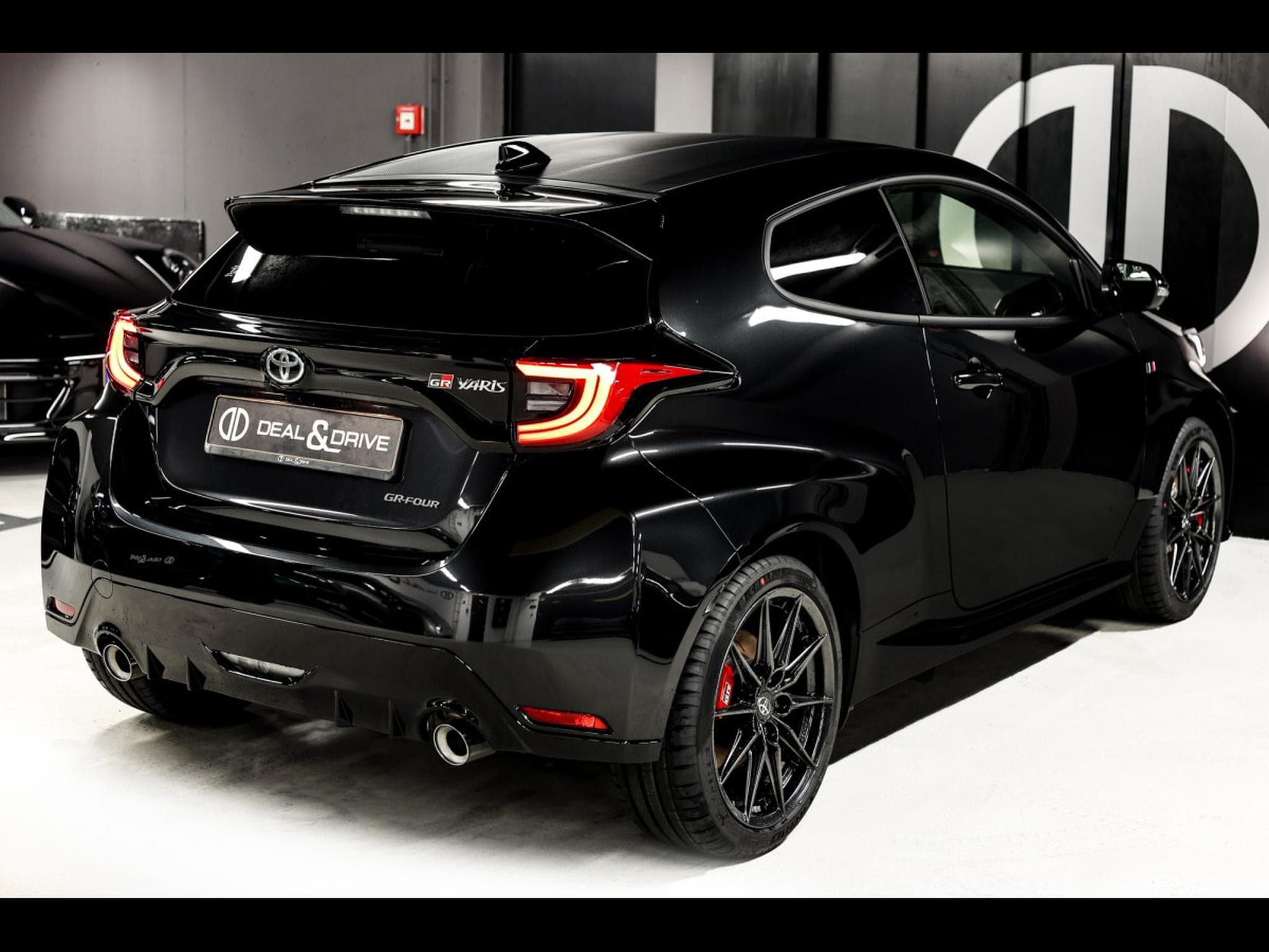 Toyota Yaris GR 1.6L TURBO HIGH PERFORMANCE - PRECIOUS BLACK (2024) - Photo 7