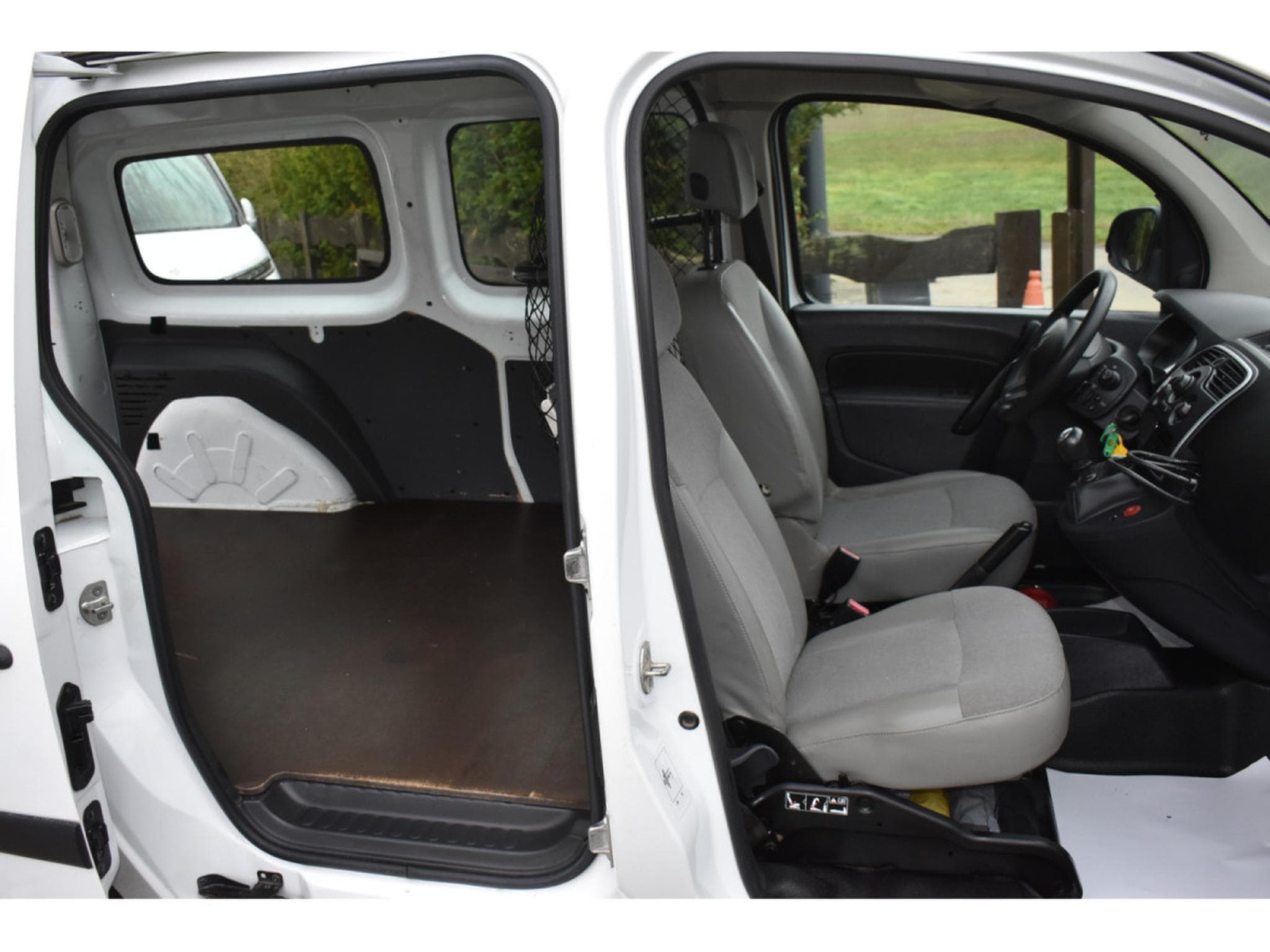 Renault Kangoo 1,5 DCi 95 Maxi (2020) - Photo 8