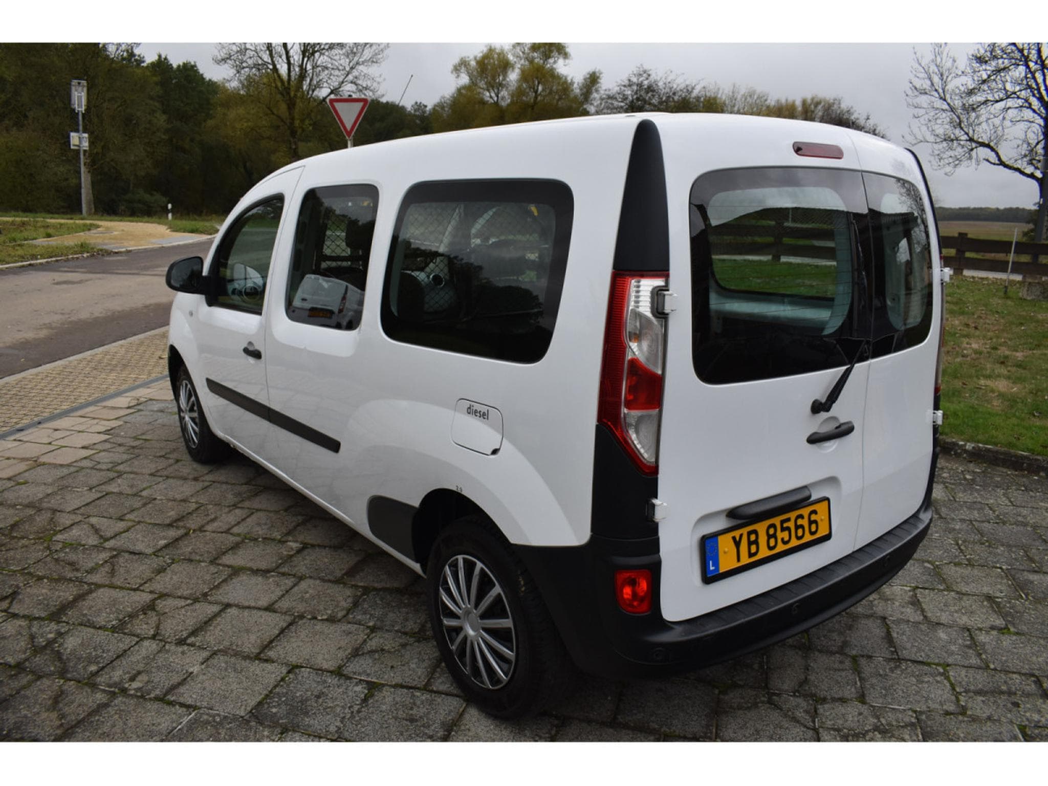Renault Kangoo 1,5 DCi 95 Maxi (2020) - Photo 6