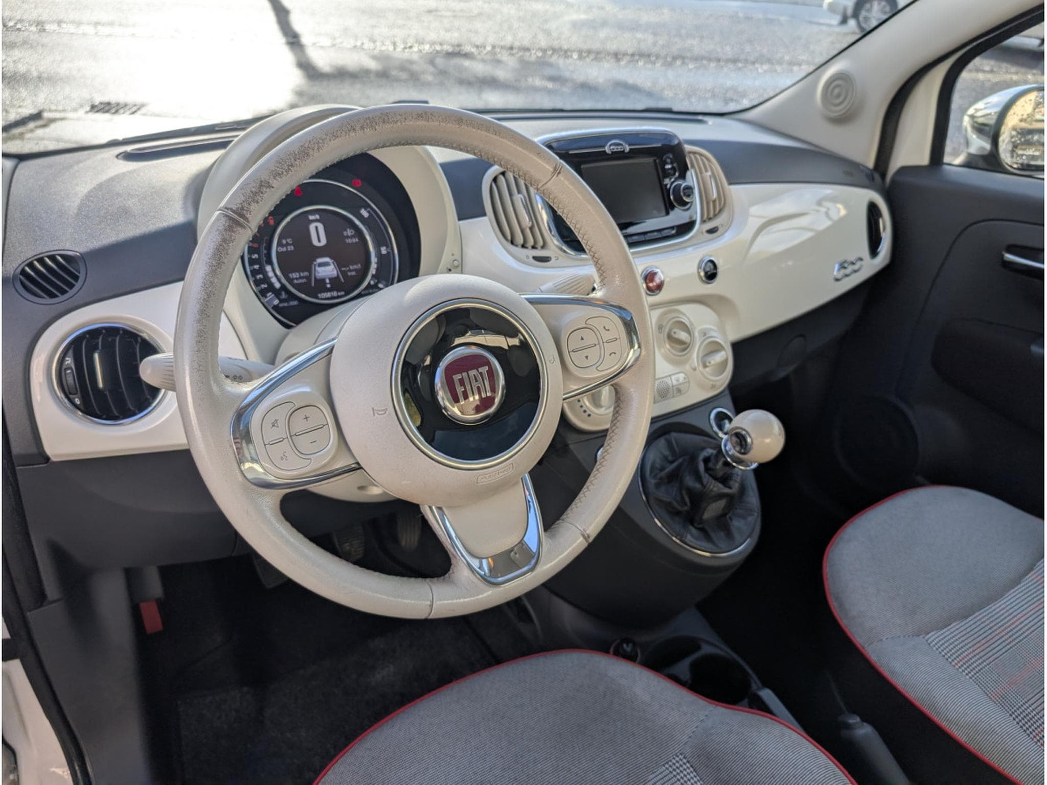 Fiat 500 1.2 69 CH TOIT PANORAMIQUE * GARANTIE 36 MOIS * (2015) - Photo 8