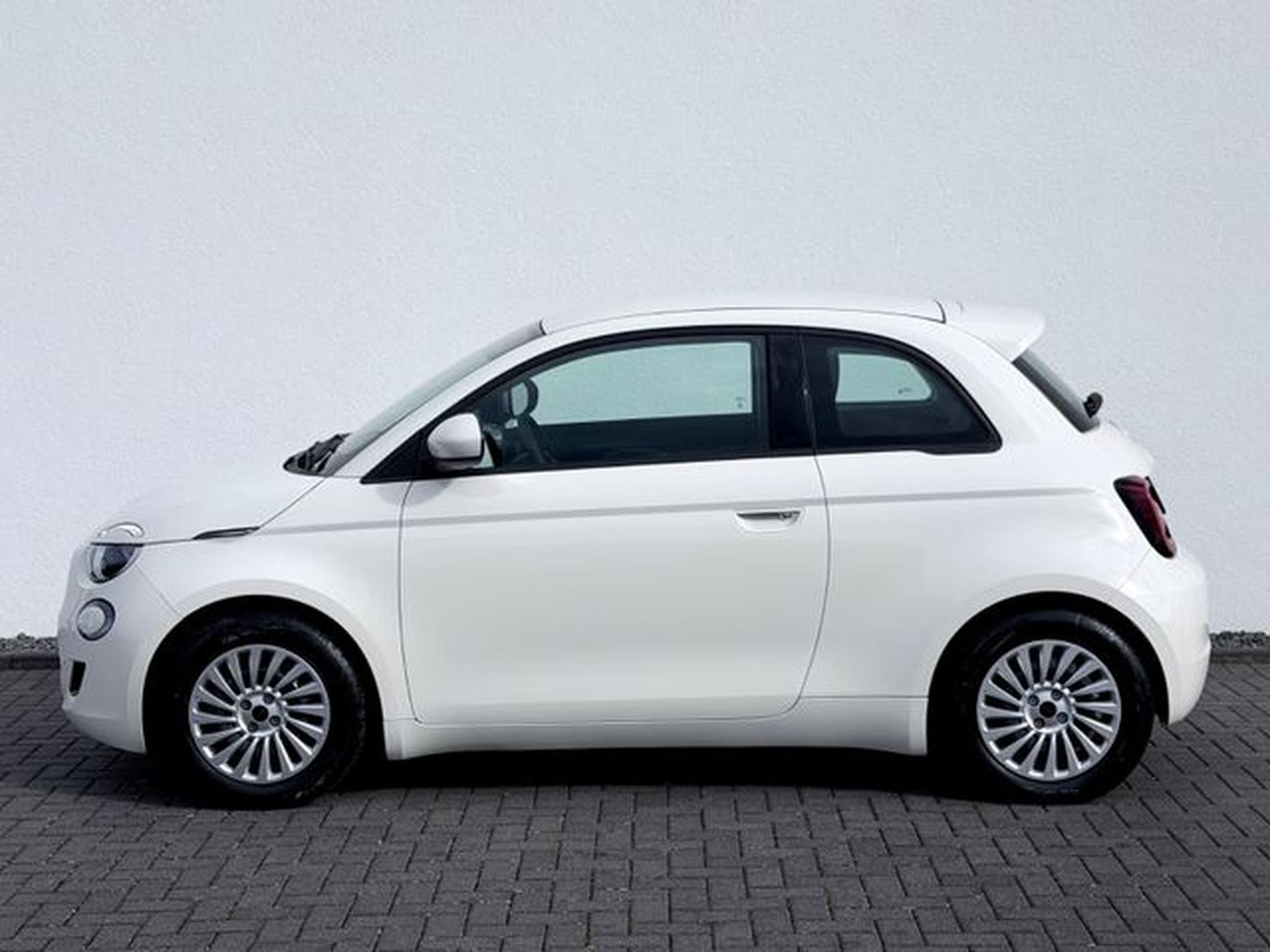 Fiat 500 500 e / LED / CARPLAY / GARANTIE / (2023) - Photo 8