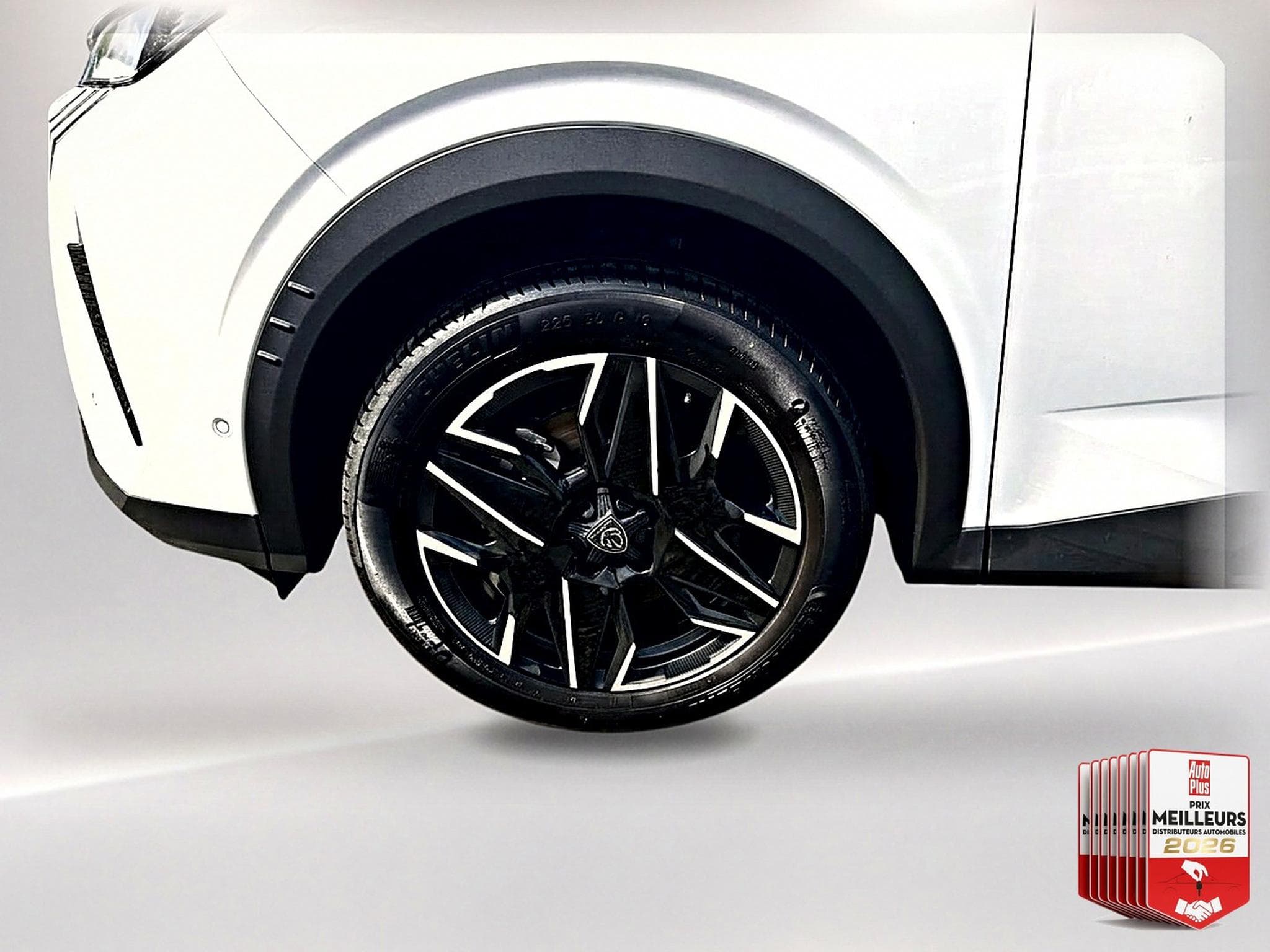Peugeot 5008 HYBRID 145 ALLURE E-DCS6 (2025) - Photo 9