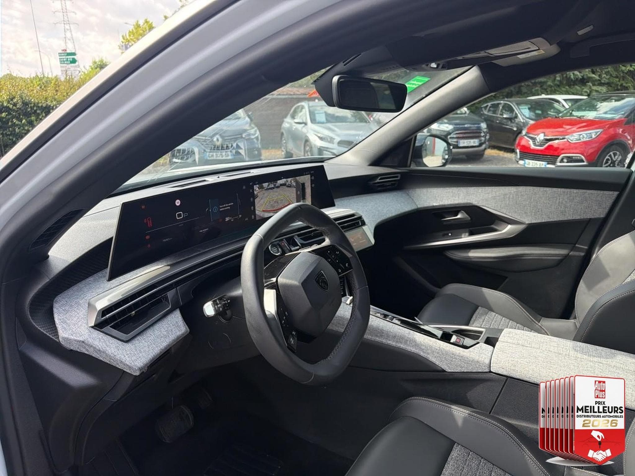 Peugeot 5008 HYBRID 145 ALLURE E-DCS6 (2025) - Photo 11