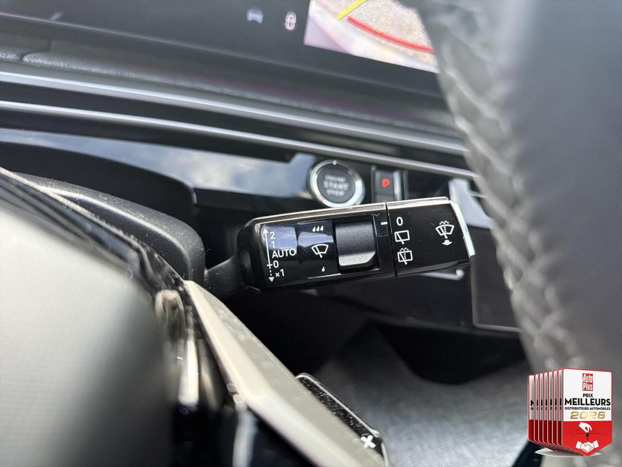 Peugeot 5008 HYBRID 145 ALLURE E-DCS6 (2025) - Photo 20