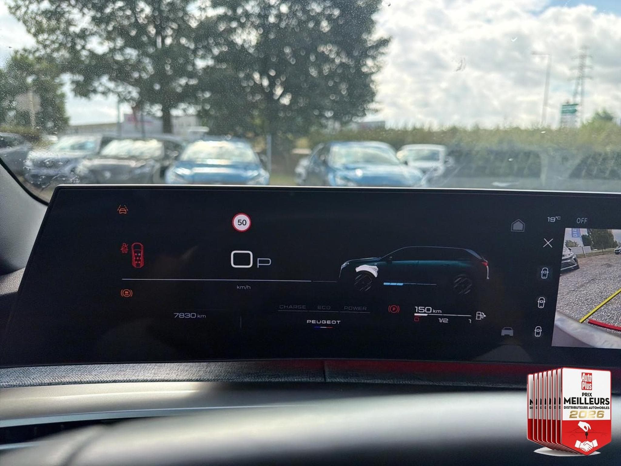 Peugeot 5008 HYBRID 145 ALLURE E-DCS6 (2025) - Photo 22