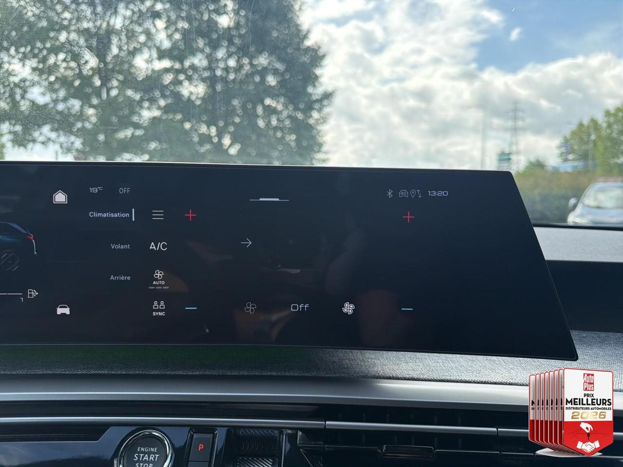 Peugeot 5008 HYBRID 145 ALLURE E-DCS6 (2025) - Photo 27