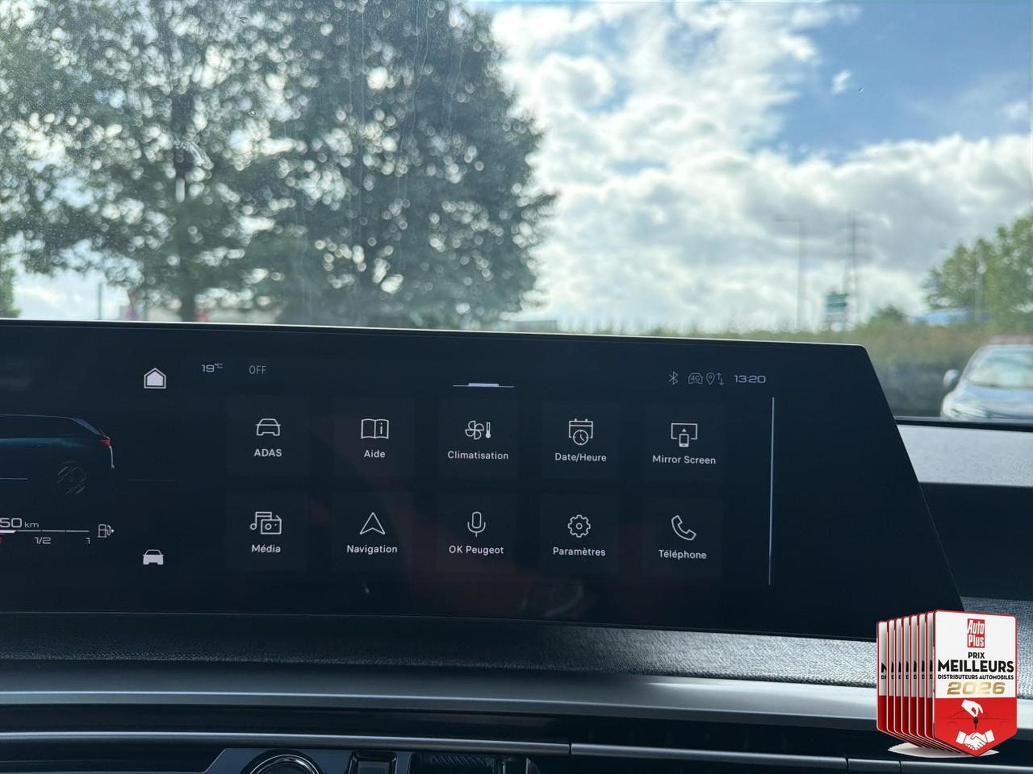 Peugeot 5008 HYBRID 145 ALLURE E-DCS6 (2025) - Photo 31
