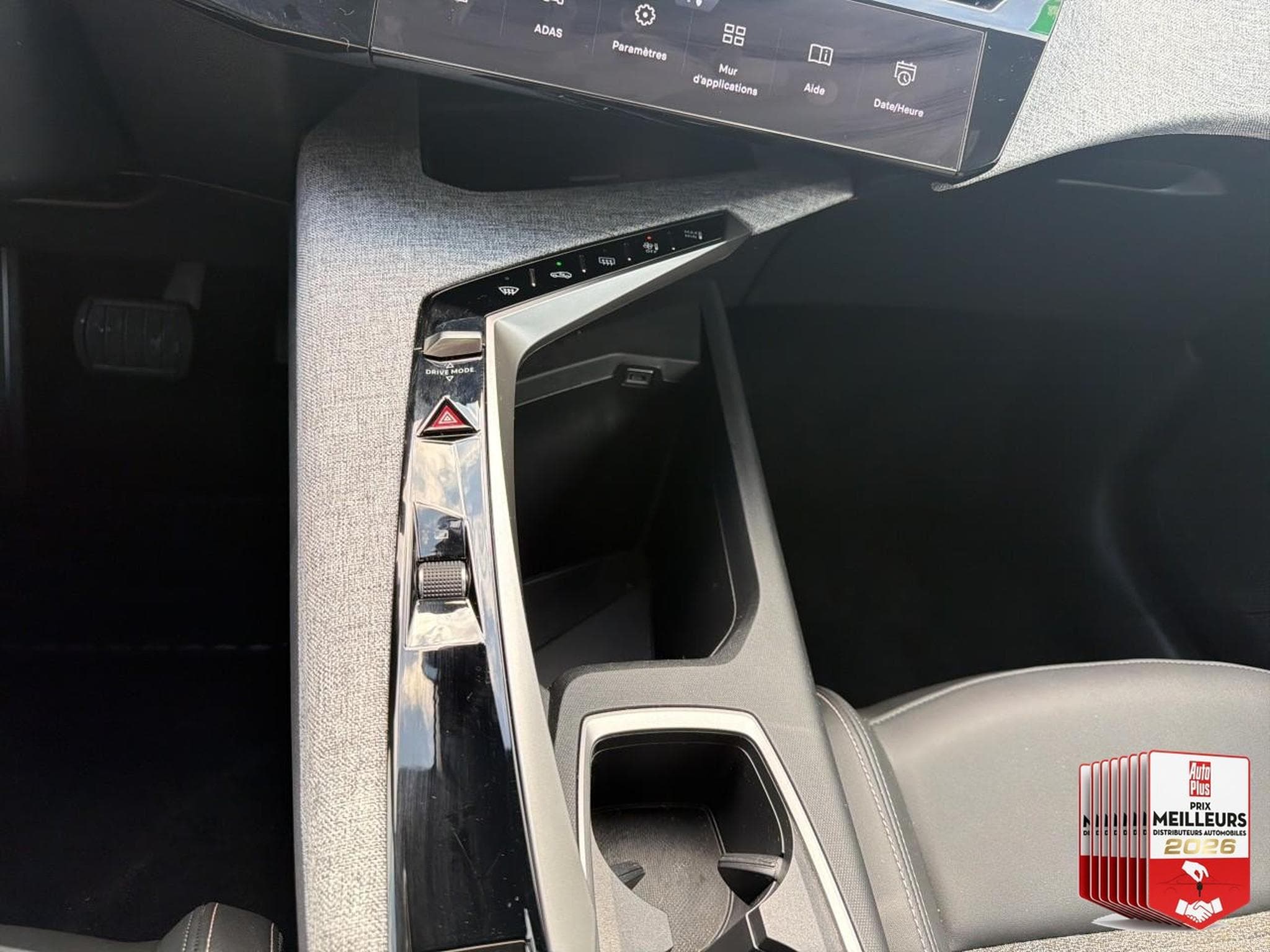 Peugeot 5008 HYBRID 145 ALLURE E-DCS6 (2025) - Photo 33