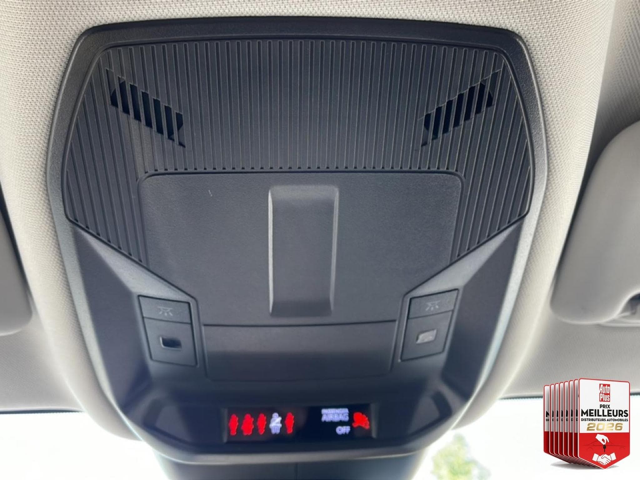 Peugeot 308 1.5 BLUEHDI 130 ALLURE EAT8 (2025) - Photo 32