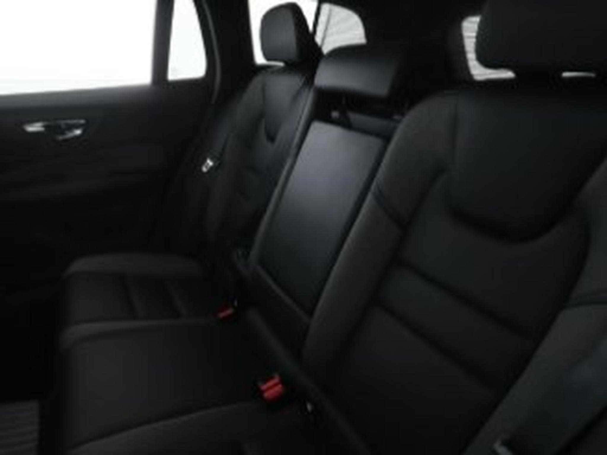 Volvo V60 R Design Recharge Plug-In Hybrid AWD T6 (2020) - Photo 6