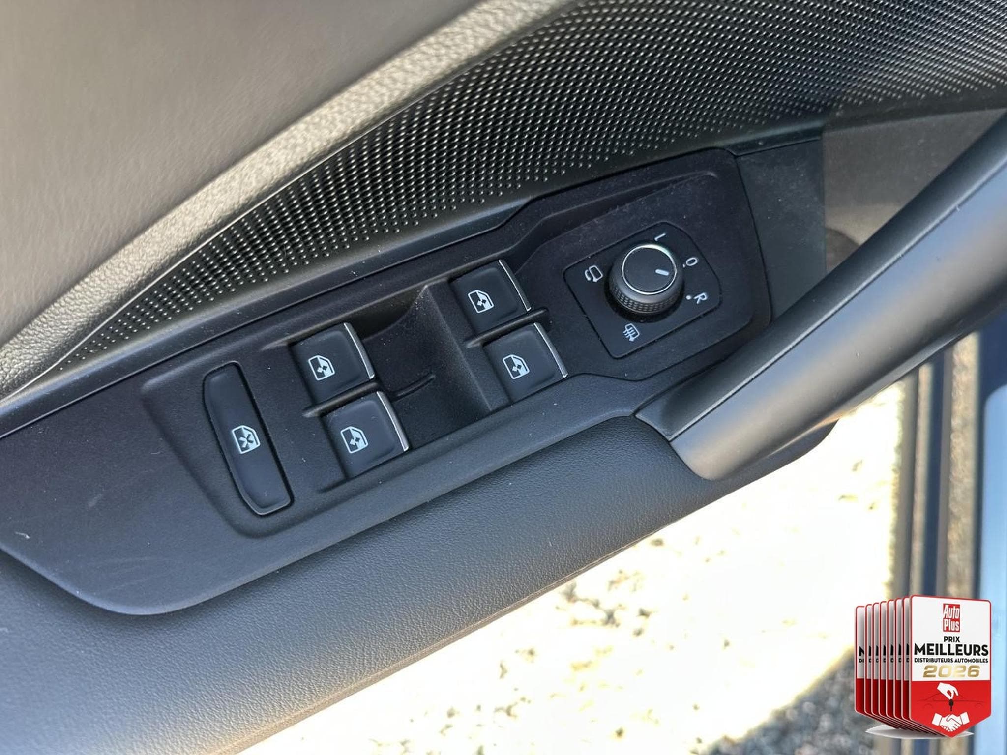 VW TIGUAN 2.0 TDI 150 R-LINE EXCLUSIVE DSG7 (2024) - Photo 18