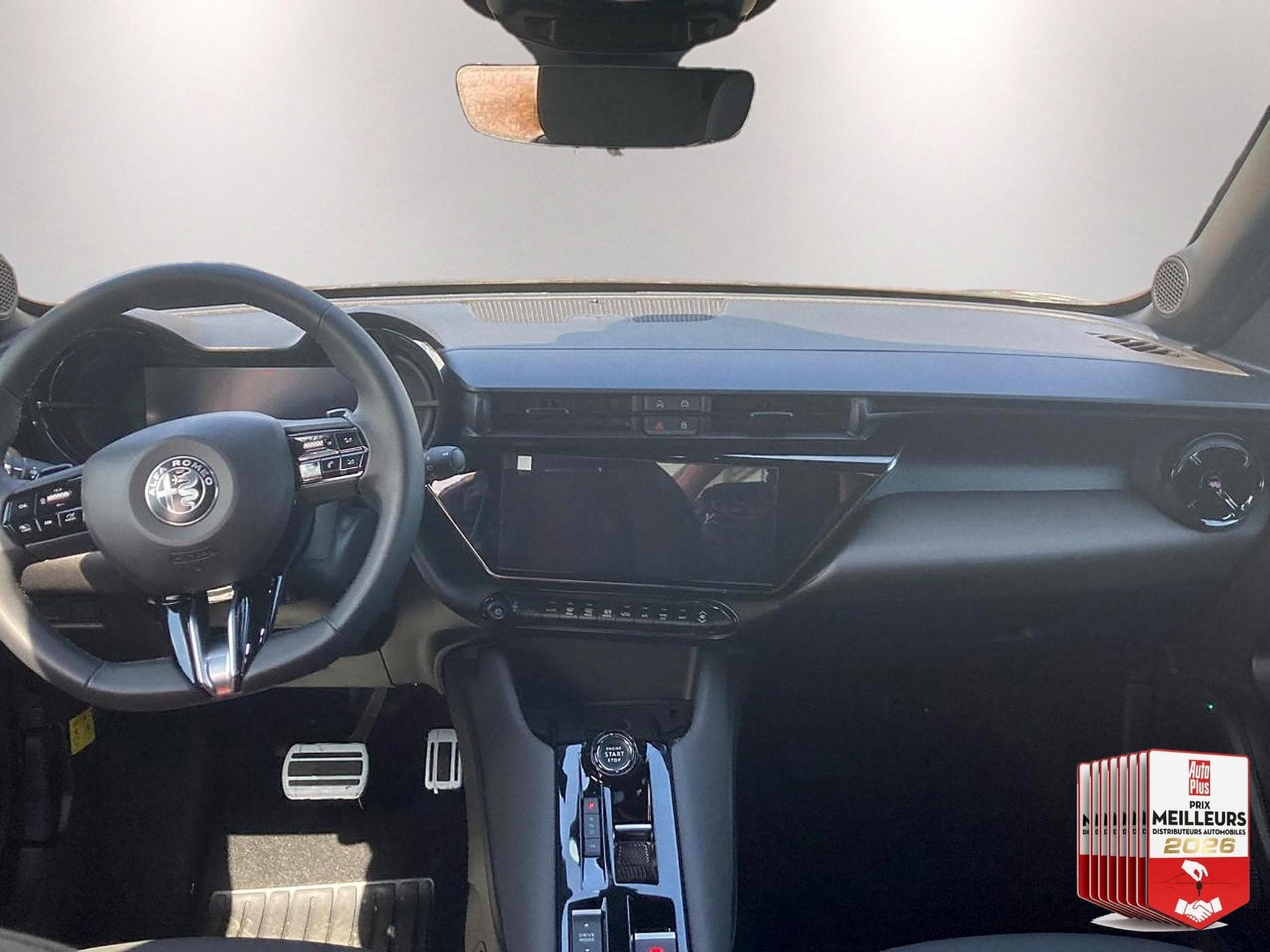 Alfa-Romeo JUNIOR 1.2 IBRIDA 145 SPECIALE E-DCT6 (2026) - Photo 10