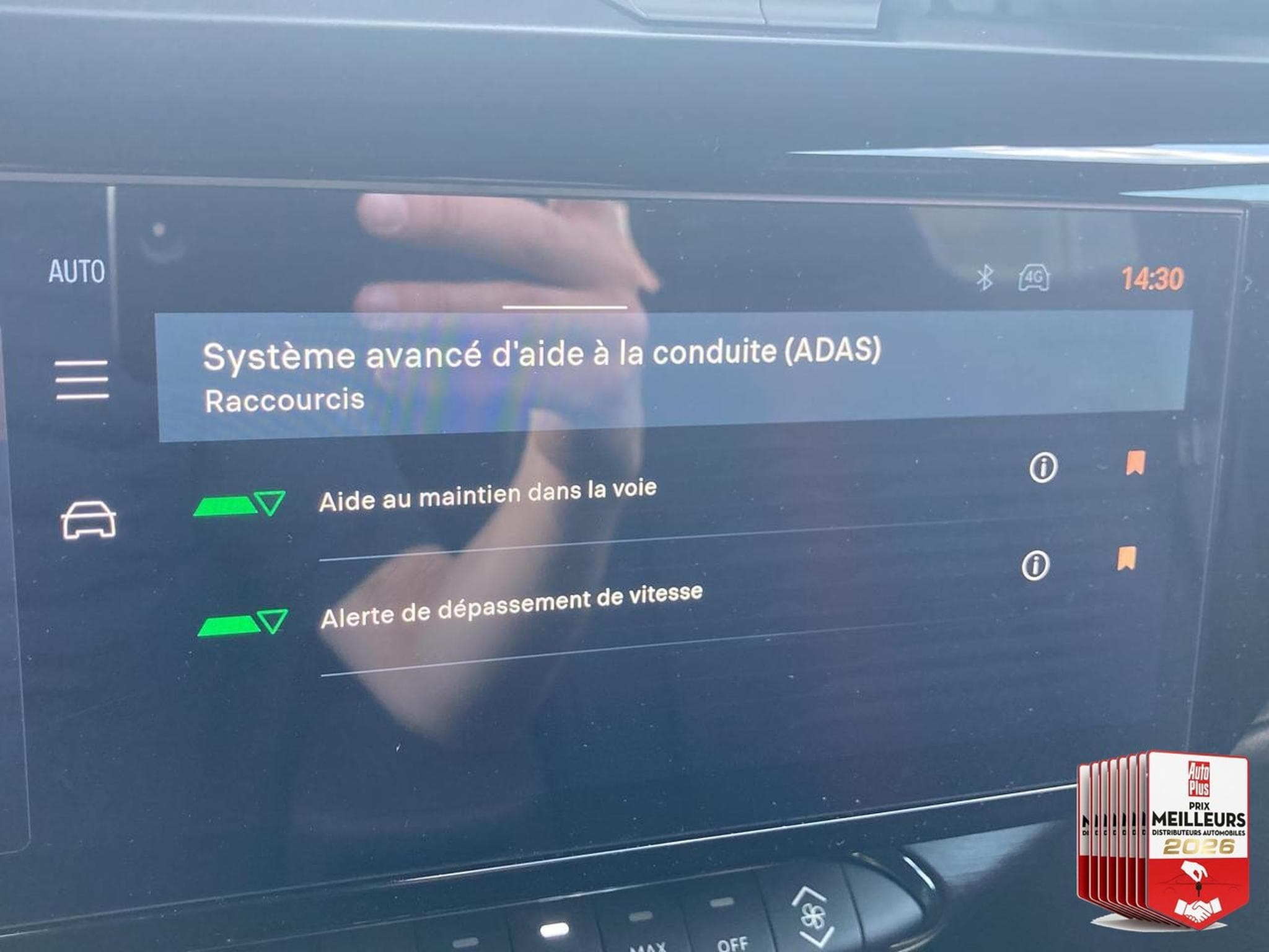 Alfa-Romeo JUNIOR 1.2 IBRIDA 145 SPECIALE E-DCT6 (2026) - Photo 23