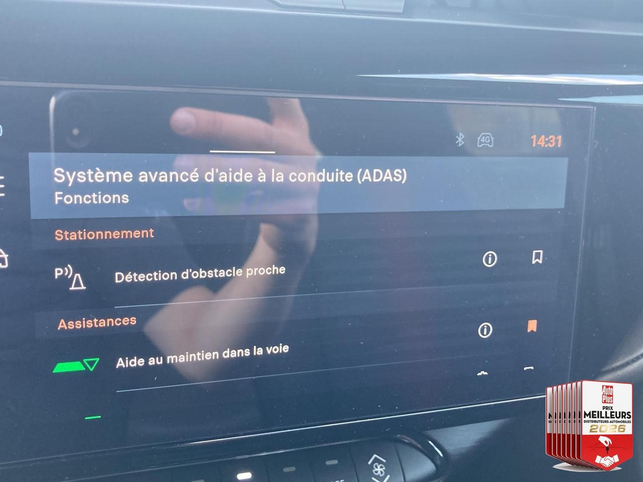 Alfa-Romeo JUNIOR 1.2 IBRIDA 145 SPECIALE E-DCT6 (2026) - Photo 24