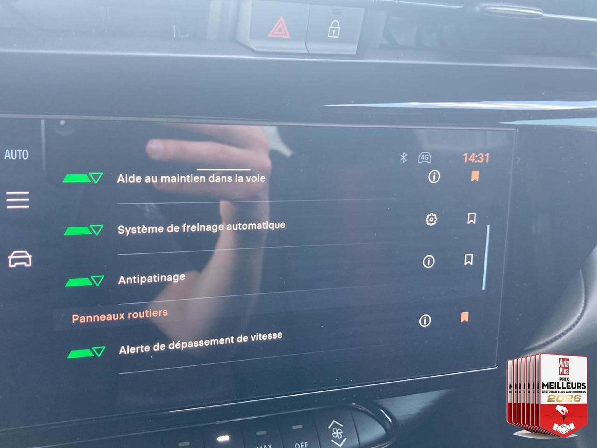 Alfa-Romeo JUNIOR 1.2 IBRIDA 145 SPECIALE E-DCT6 (2026) - Photo 25