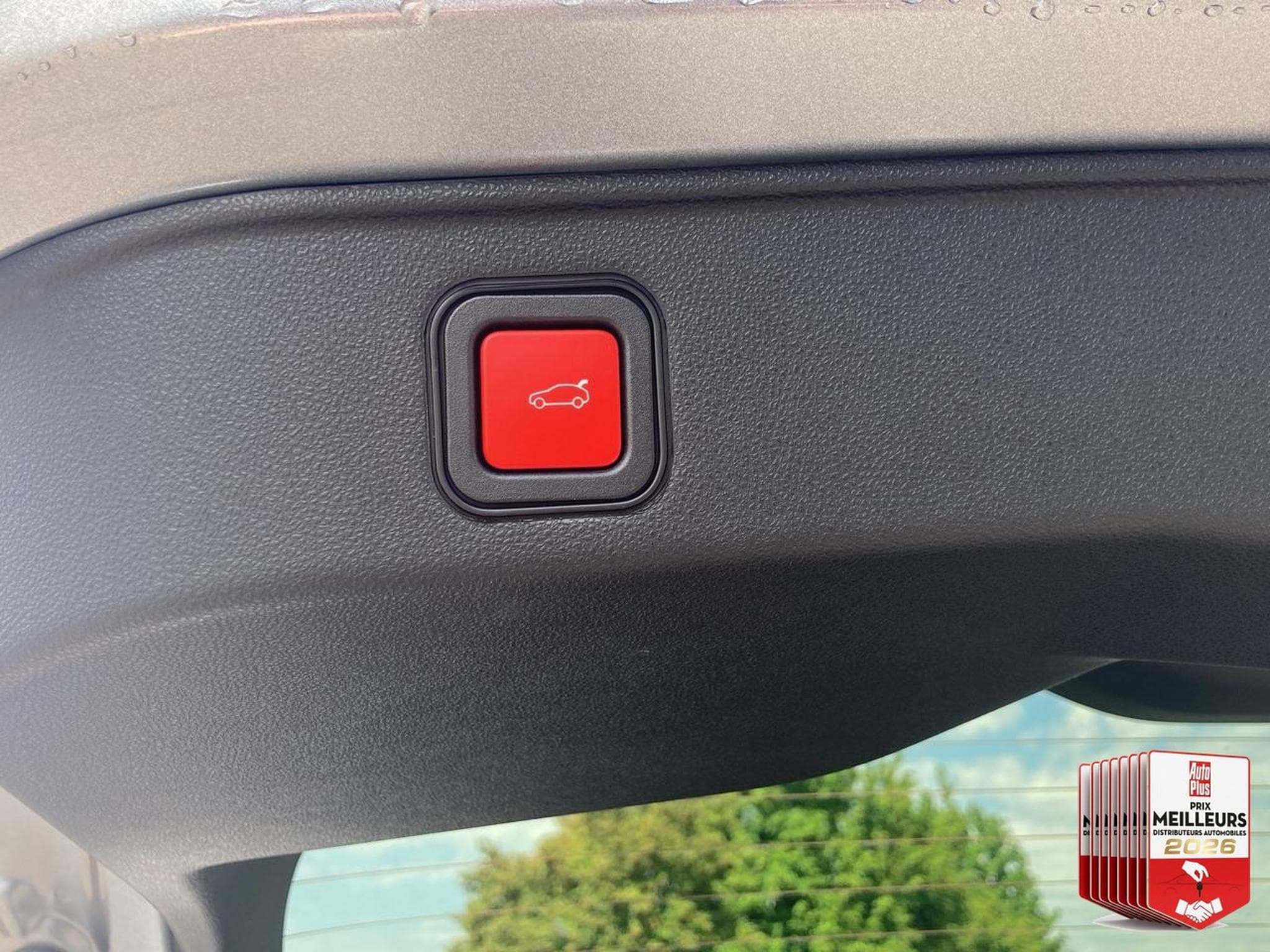 Alfa-Romeo JUNIOR 1.2 IBRIDA 145 SPECIALE E-DCT6 (2026) - Photo 30