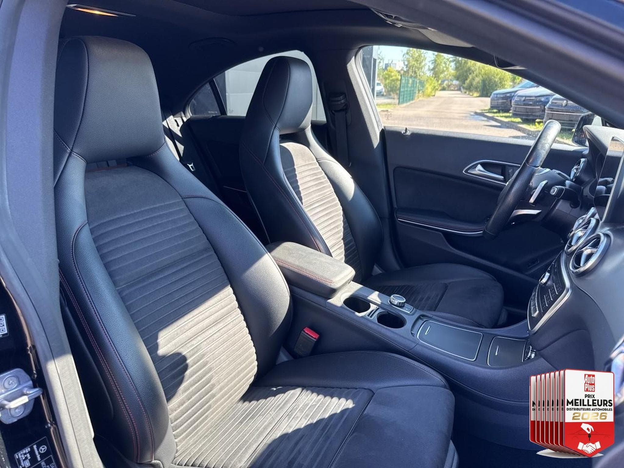 Mercedes CLA 220 D FASCINATION 7G-DCT (2018) - Photo 13