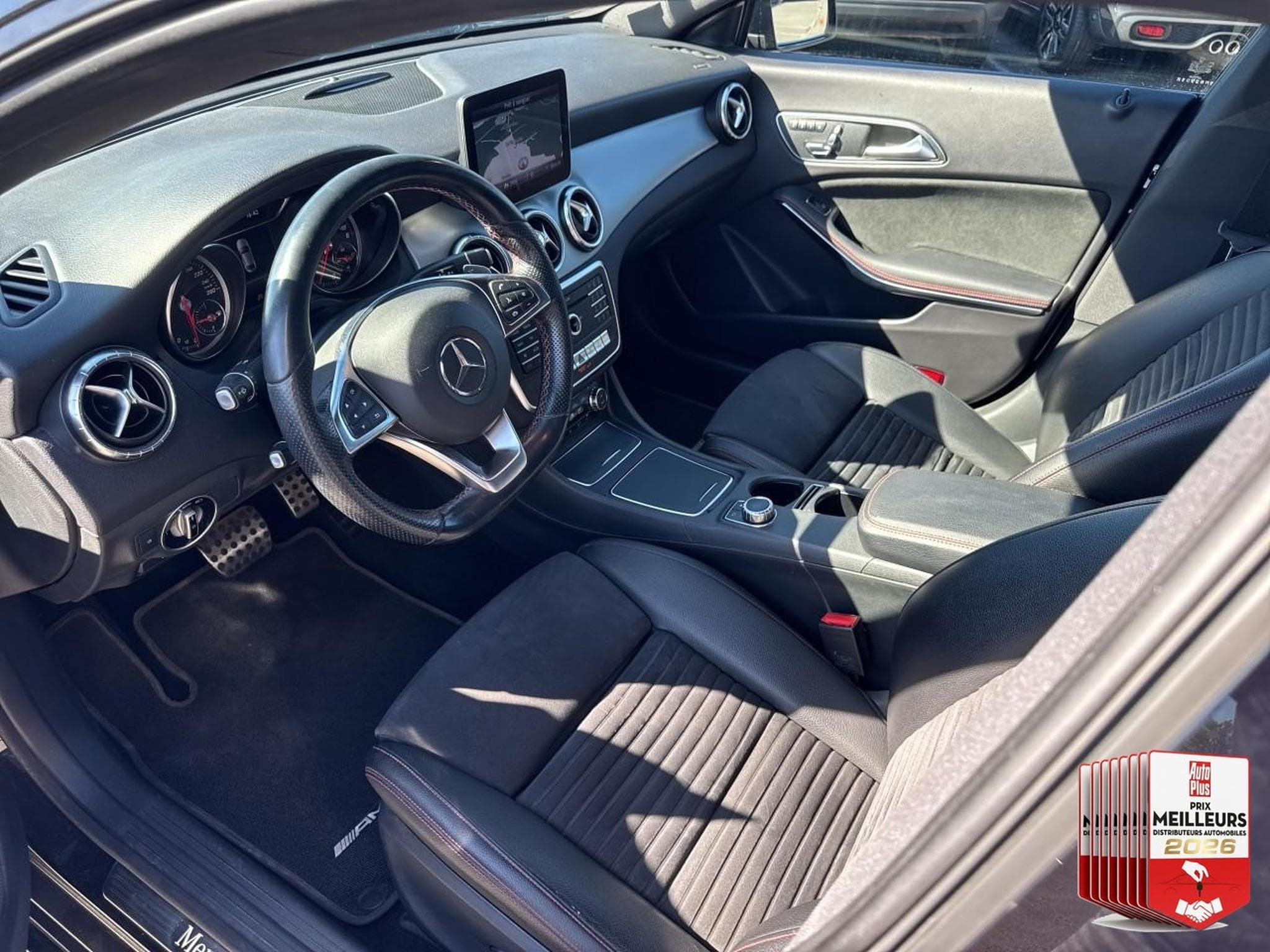 Mercedes CLA 220 D FASCINATION 7G-DCT (2018) - Photo 12
