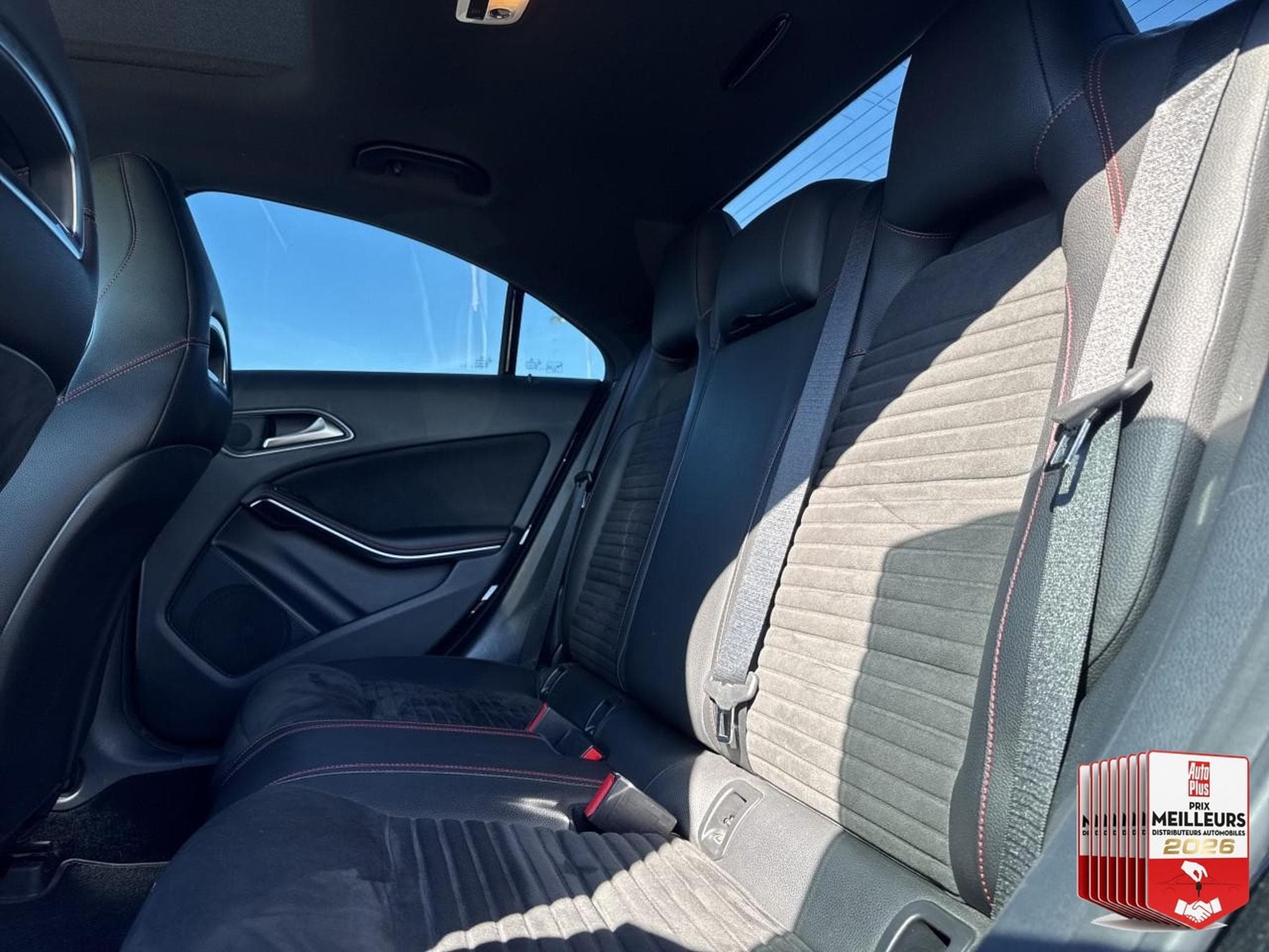 Mercedes CLA 220 D FASCINATION 7G-DCT (2018) - Photo 16