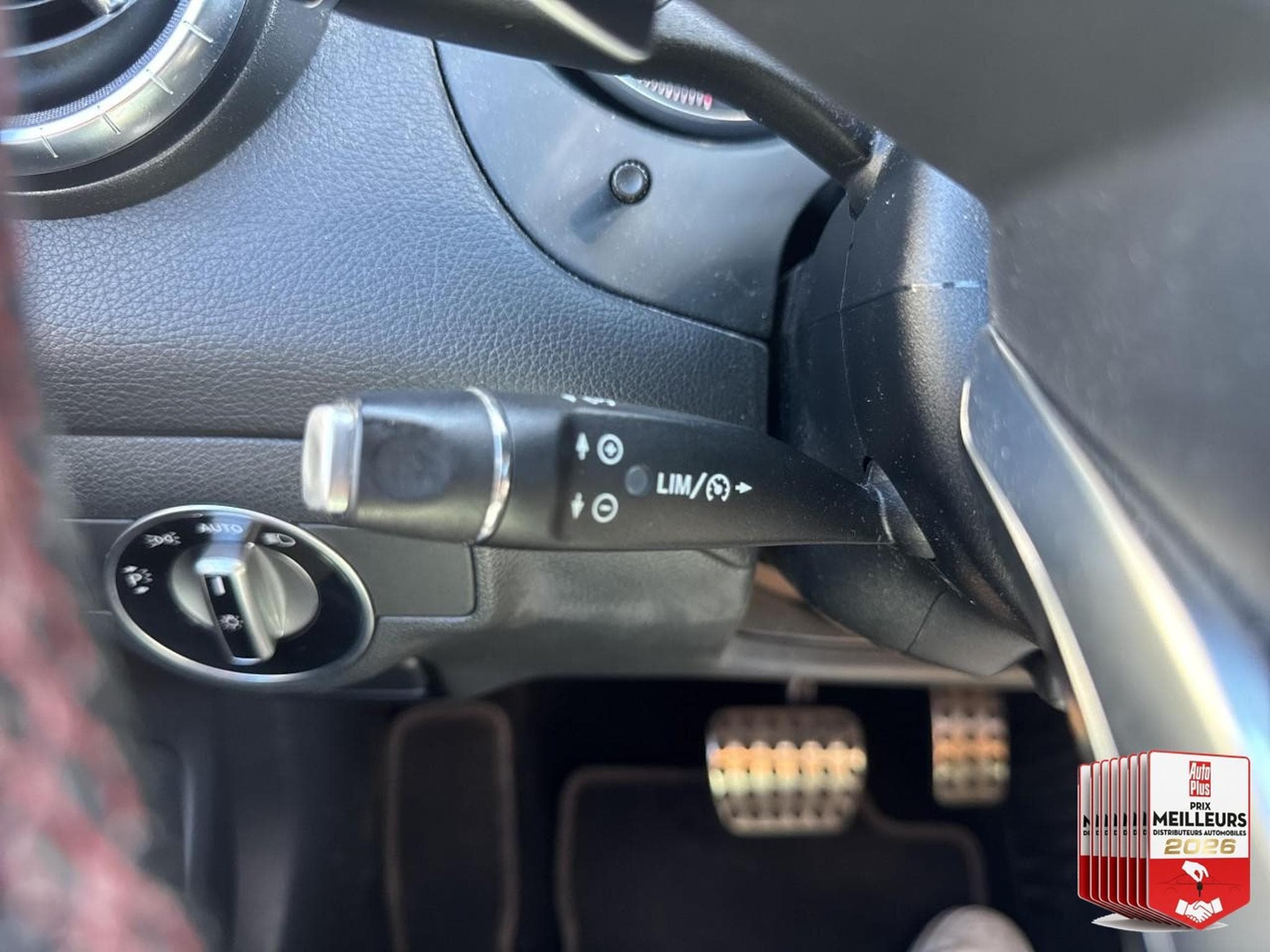 Mercedes CLA 220 D FASCINATION 7G-DCT (2018) - Photo 26