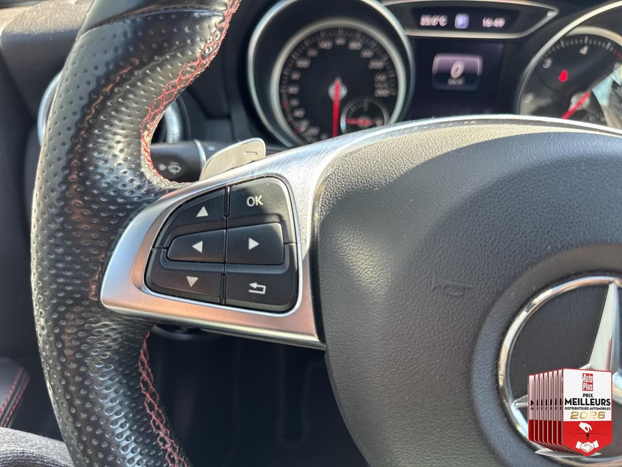 Mercedes CLA 220 D FASCINATION 7G-DCT (2018) - Photo 27