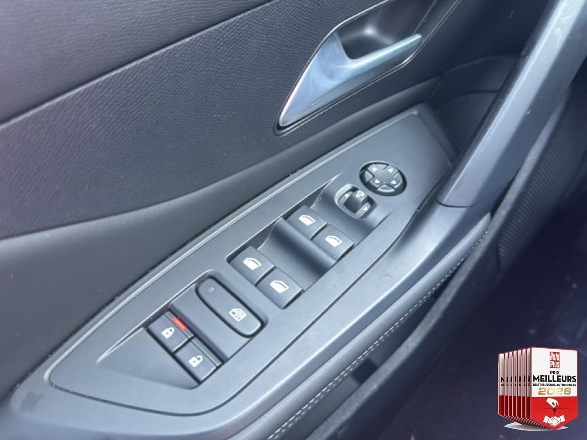 Peugeot 308 1.5 BLUEHDI 130 ALLURE EAT8 (2025) - Photo 20
