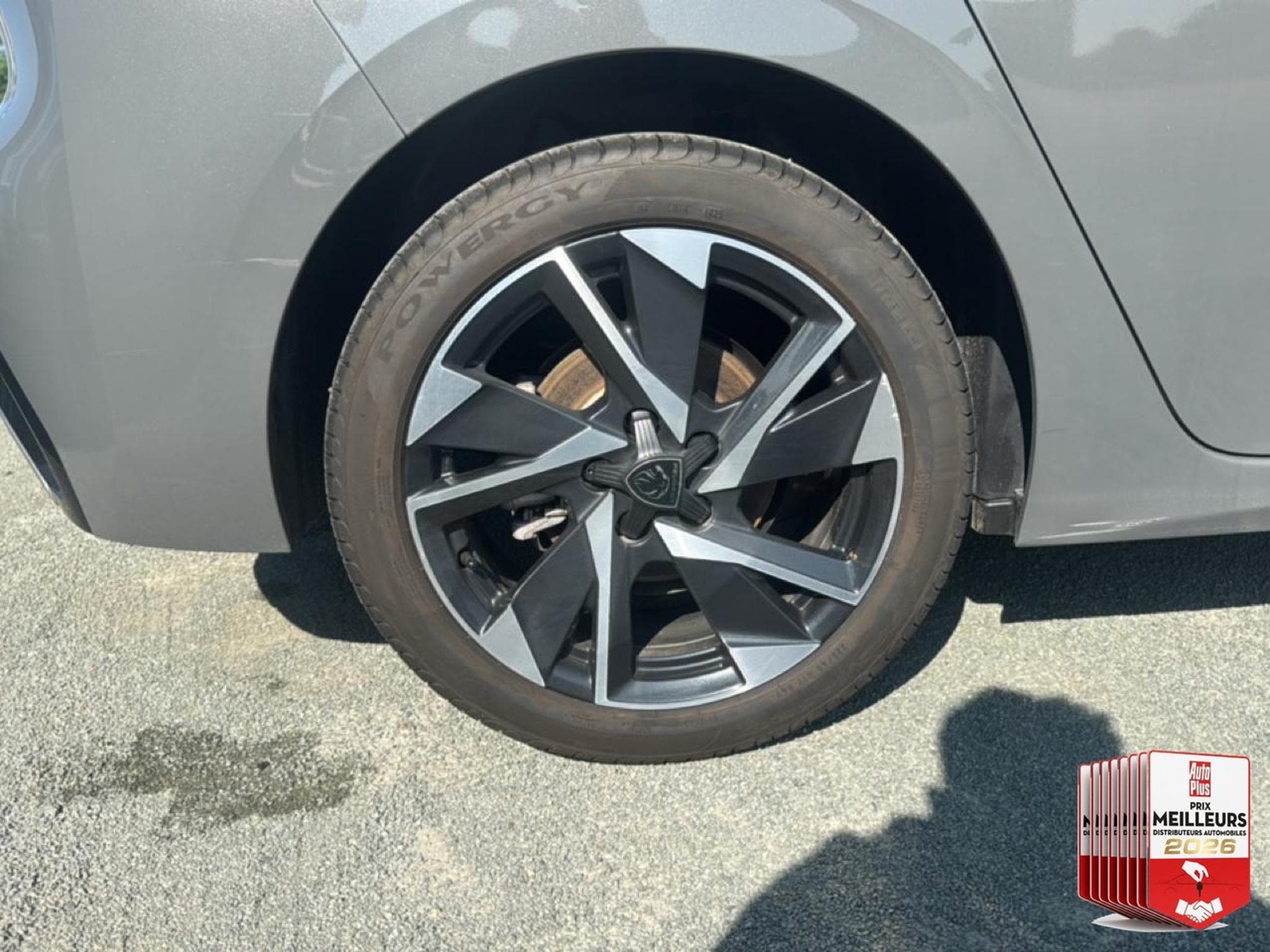 Peugeot 308 1.5 BLUEHDI 130 ALLURE EAT8 (2025) - Photo 18
