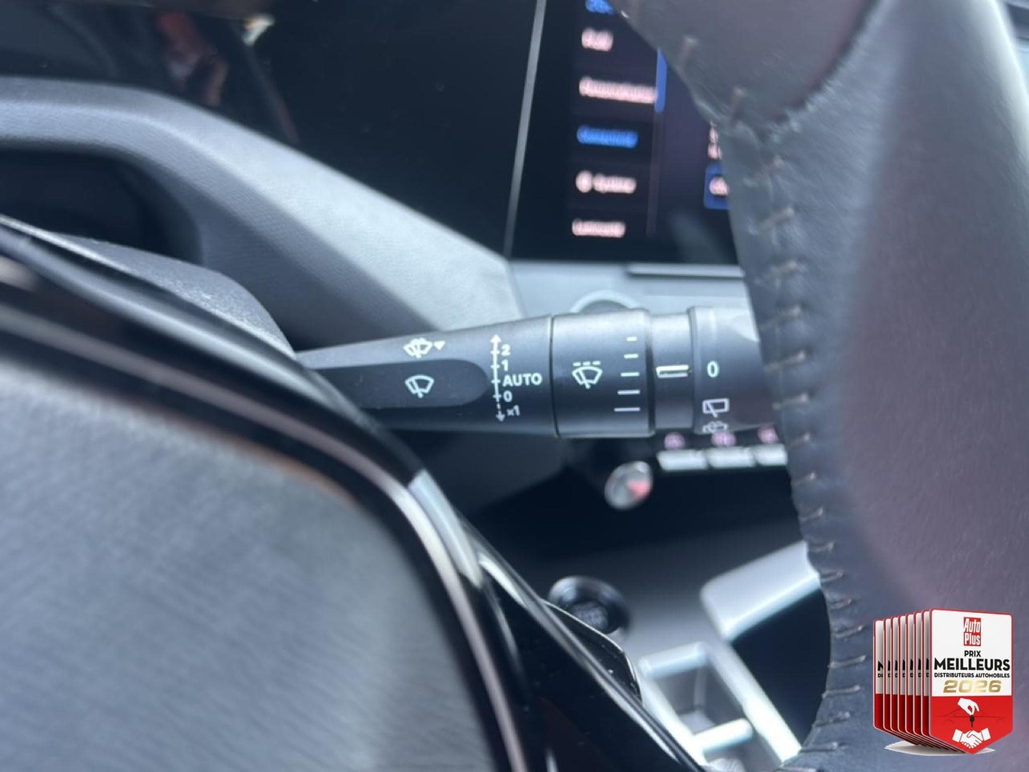 Peugeot 308 1.5 BLUEHDI 130 ALLURE EAT8 (2025) - Photo 24