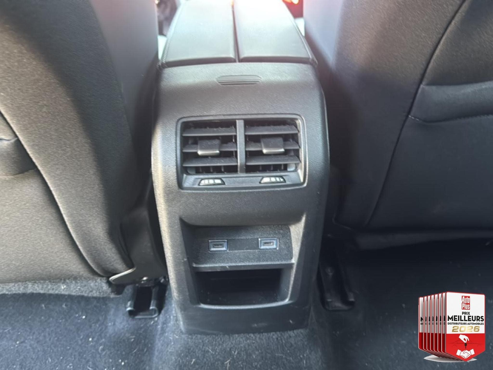 Peugeot 308 1.5 BLUEHDI 130 ALLURE EAT8 (2025) - Photo 32