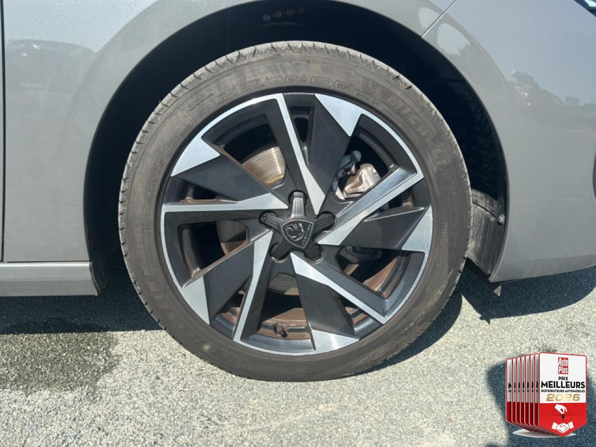 Peugeot 308 1.5 BLUEHDI 130 ALLURE EAT8 (2025) - Photo 15