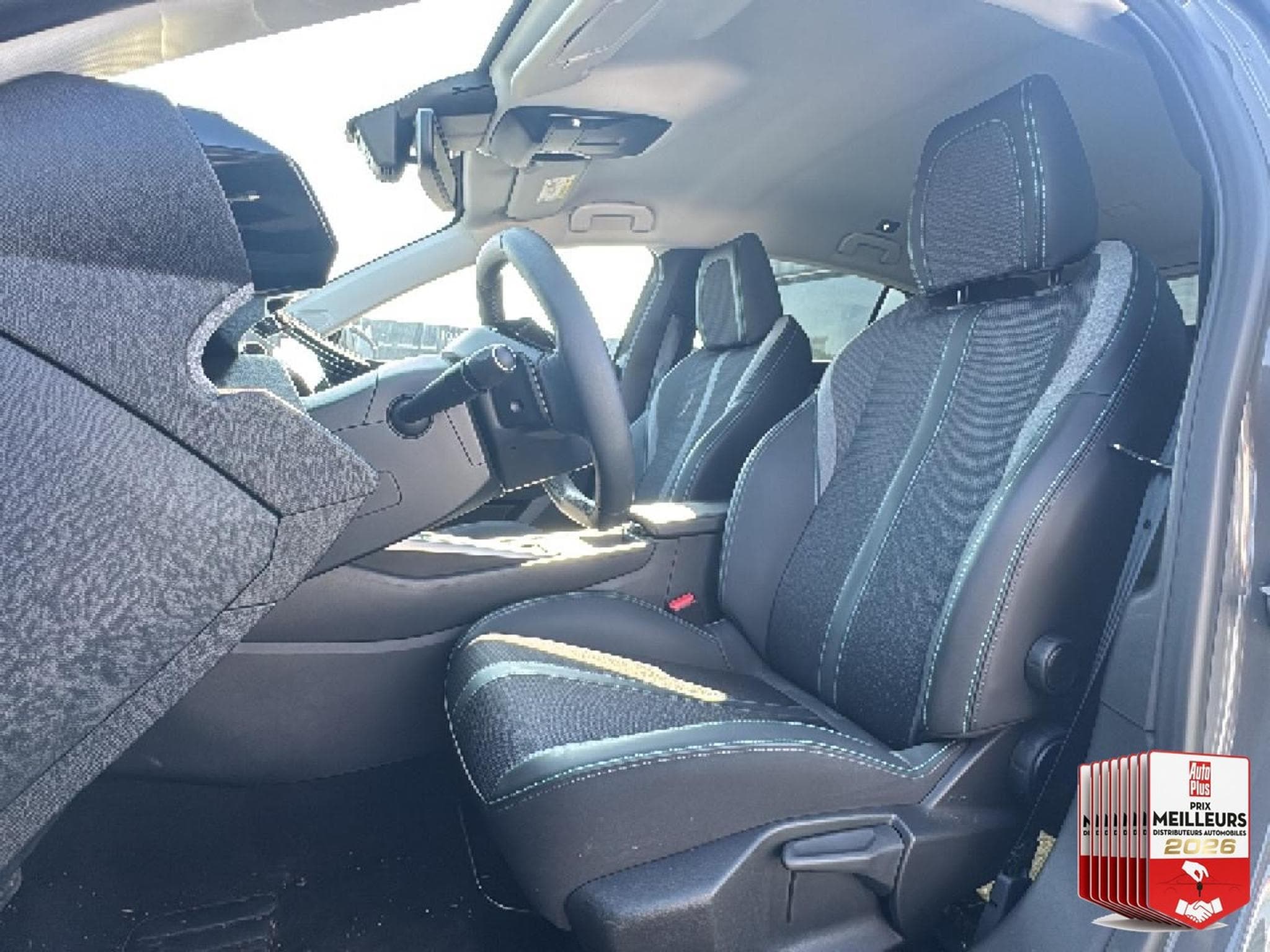 Peugeot 308 1.5 BLUEHDI 130 ALLURE EAT8 (2025) - Photo 13