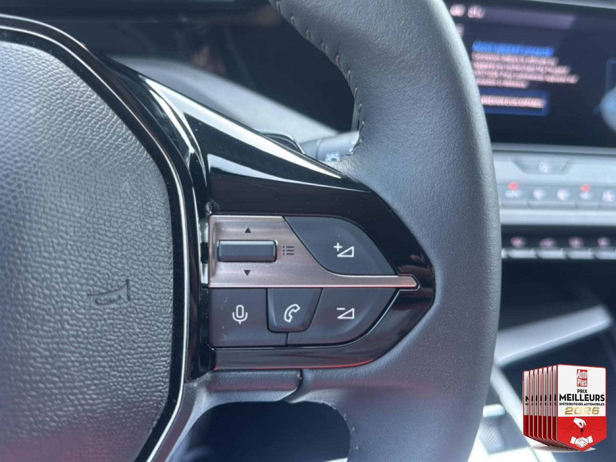 Peugeot 308 1.5 BLUEHDI 130 ALLURE EAT8 (2025) - Photo 22