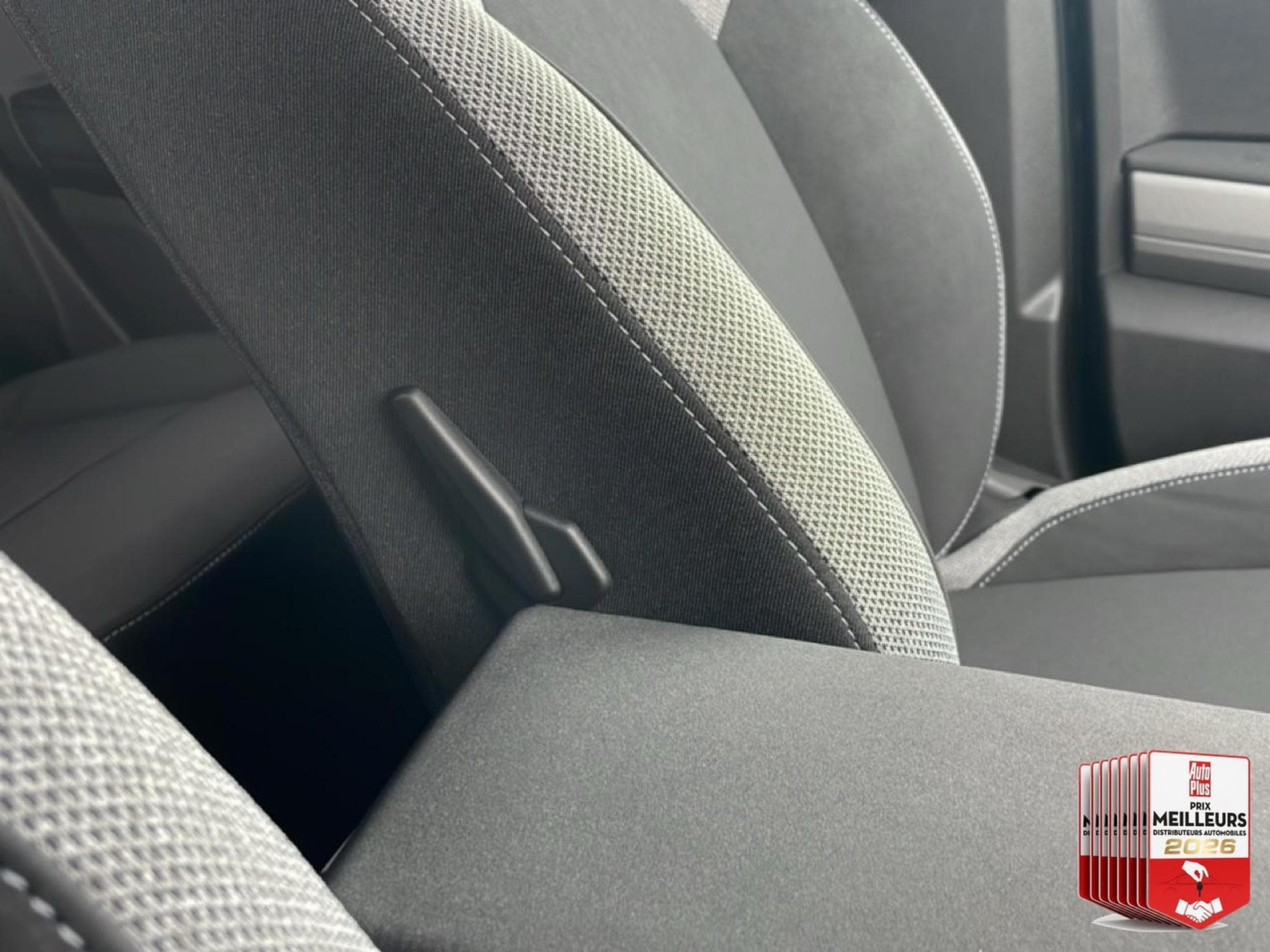 Dacia BIGSTER 1.8 HYBRID 155 JOURNEY (2025) - Photo 24