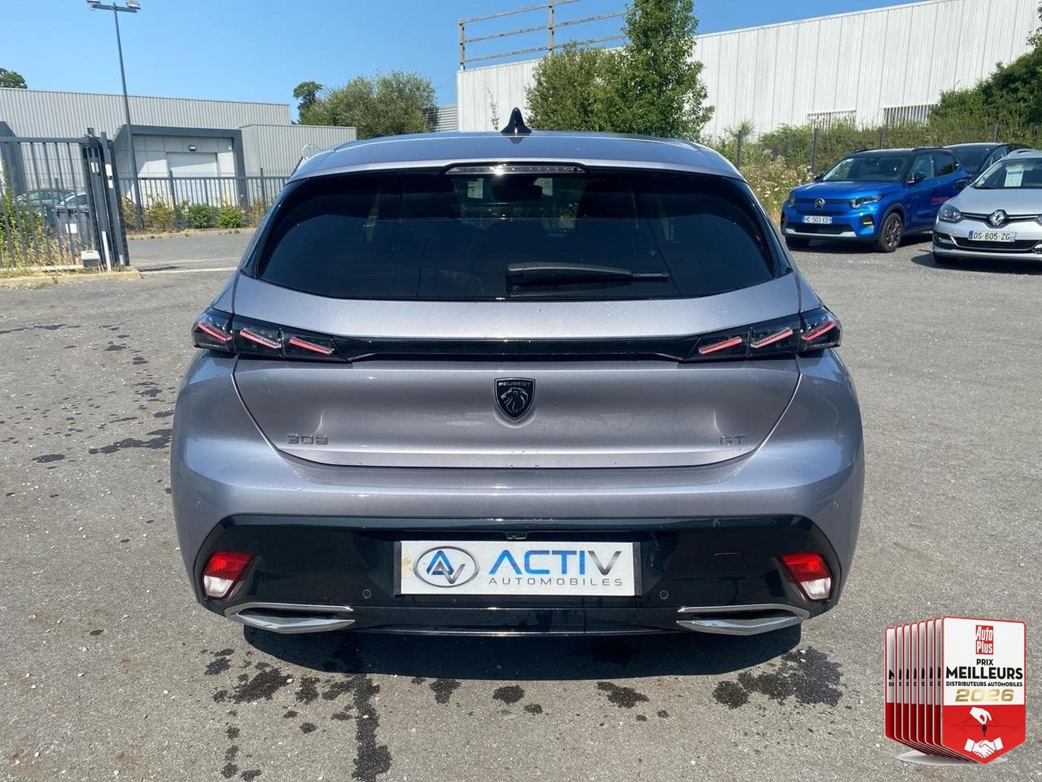 Peugeot 308 1.2 HYBRID 145 GT E-DCS6 (2025) - Photo 11