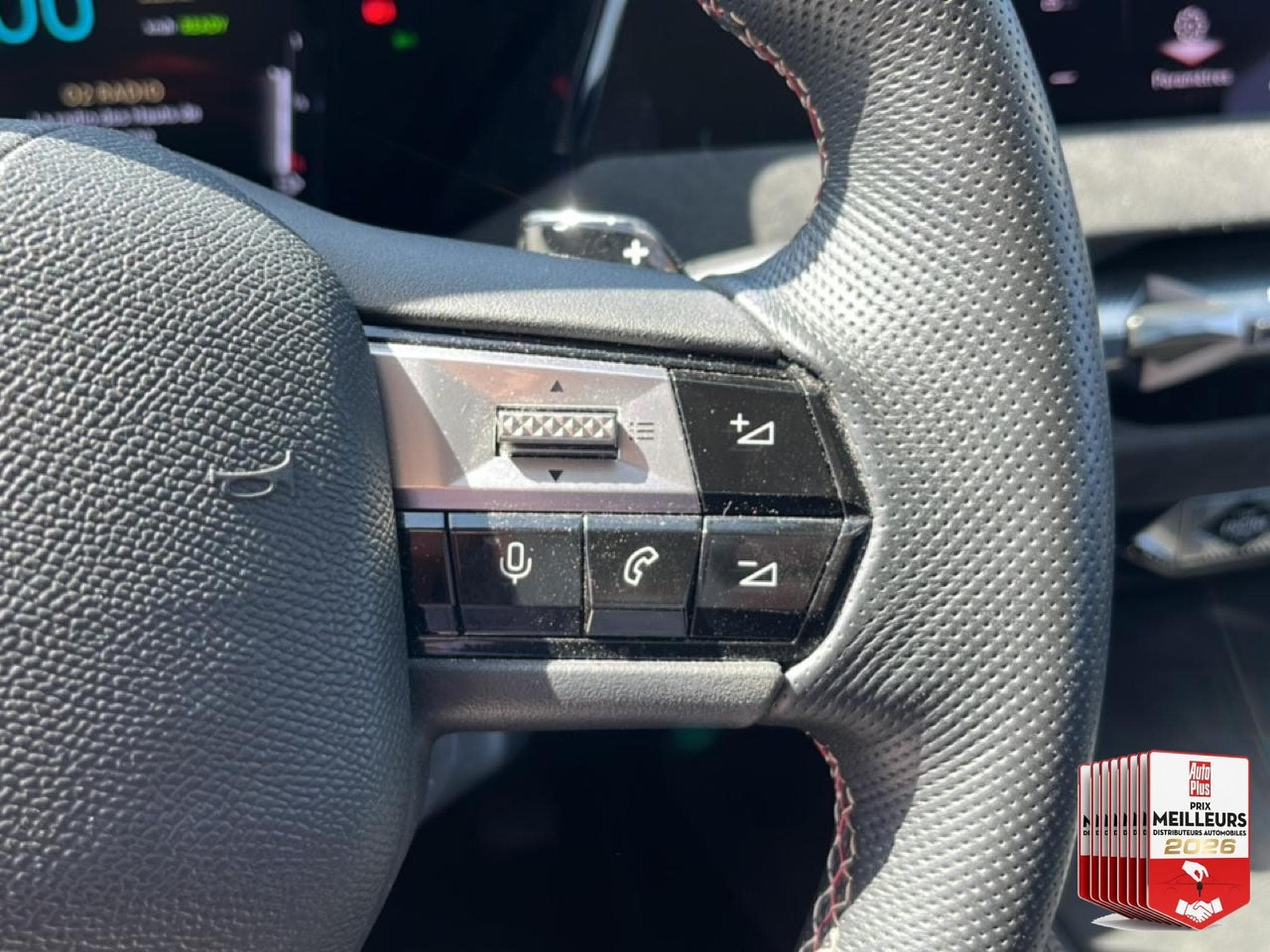DS Automobiles DS4 E-TENSE 225 PERFORMANCE LINE + (2023) - Foto 18