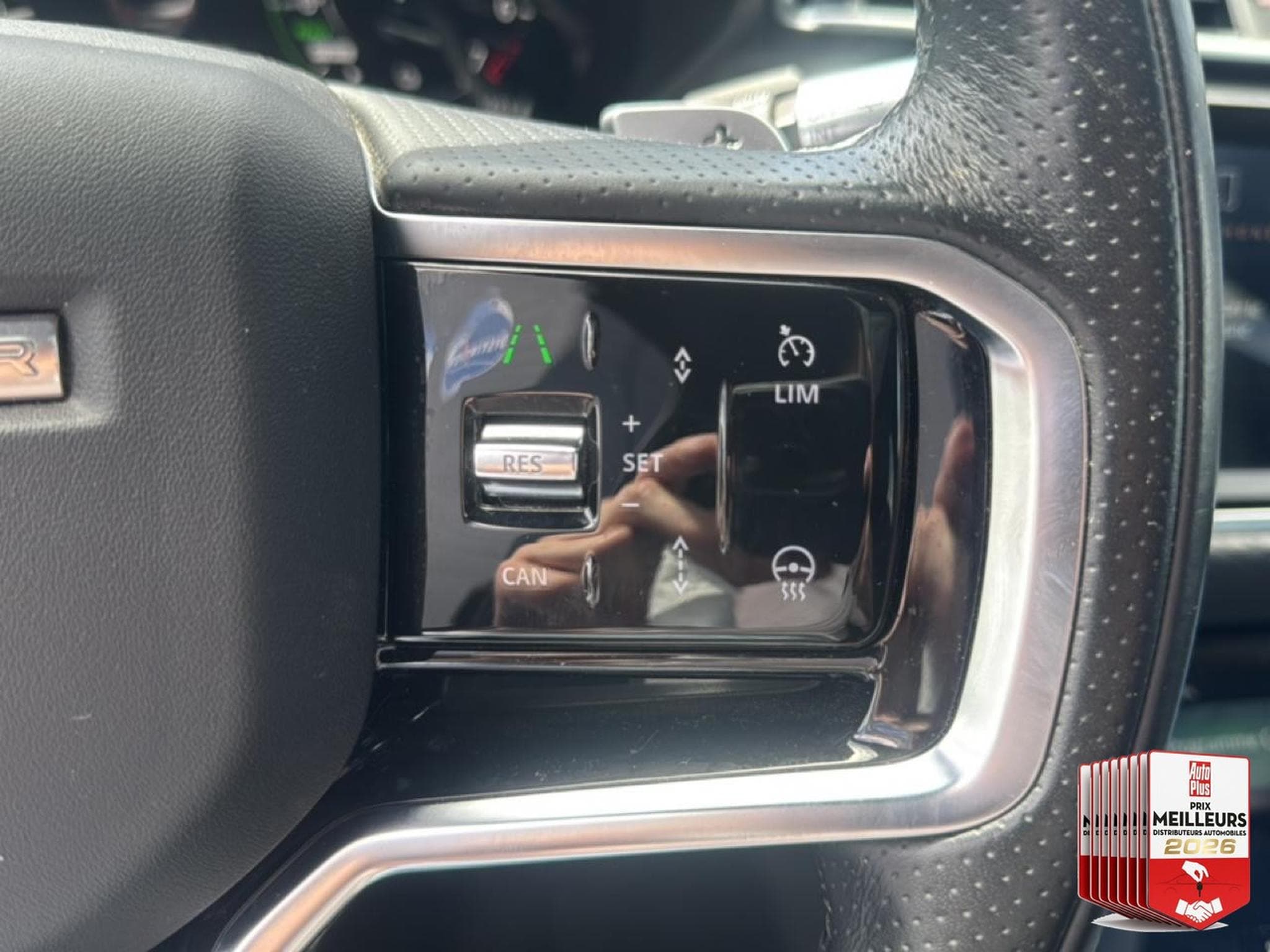 Land-Rover RANGE ROVER VELAR 2.0 P400E 404 PHEV R-DYNAMIC SE AWD BVA (2021) - Photo 23